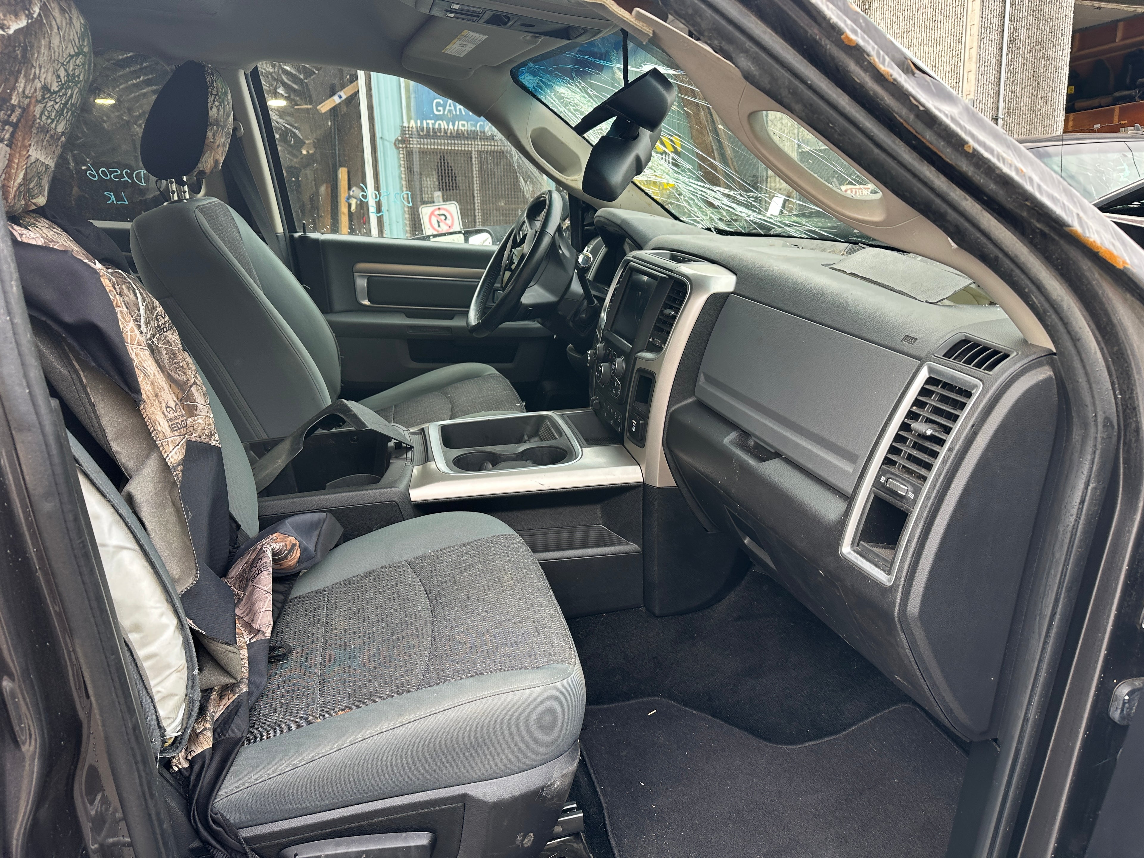 Ram 3500 SLT 6.7 Cummins – D2506