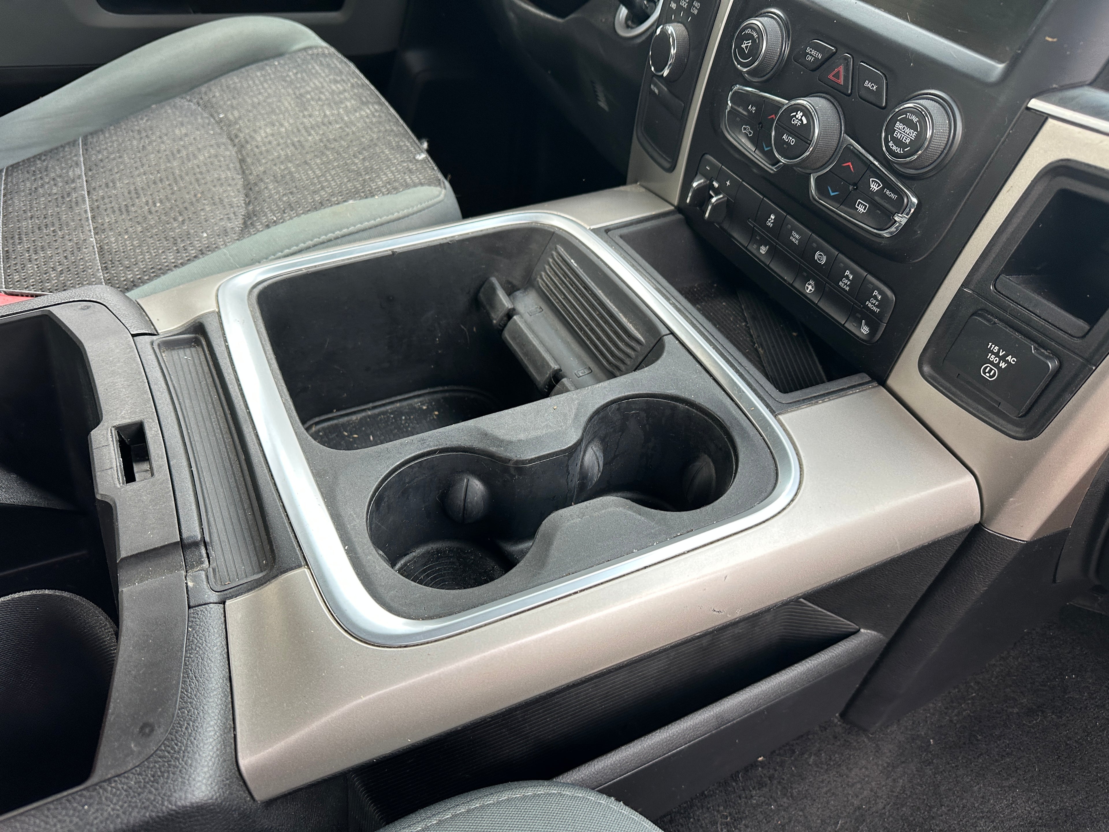 Ram 3500 SLT 6.7 Cummins – D2506