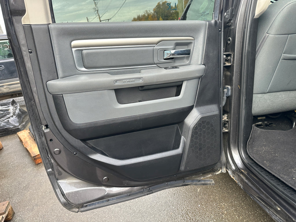 Ram 3500 SLT 6.7 Cummins – D2506