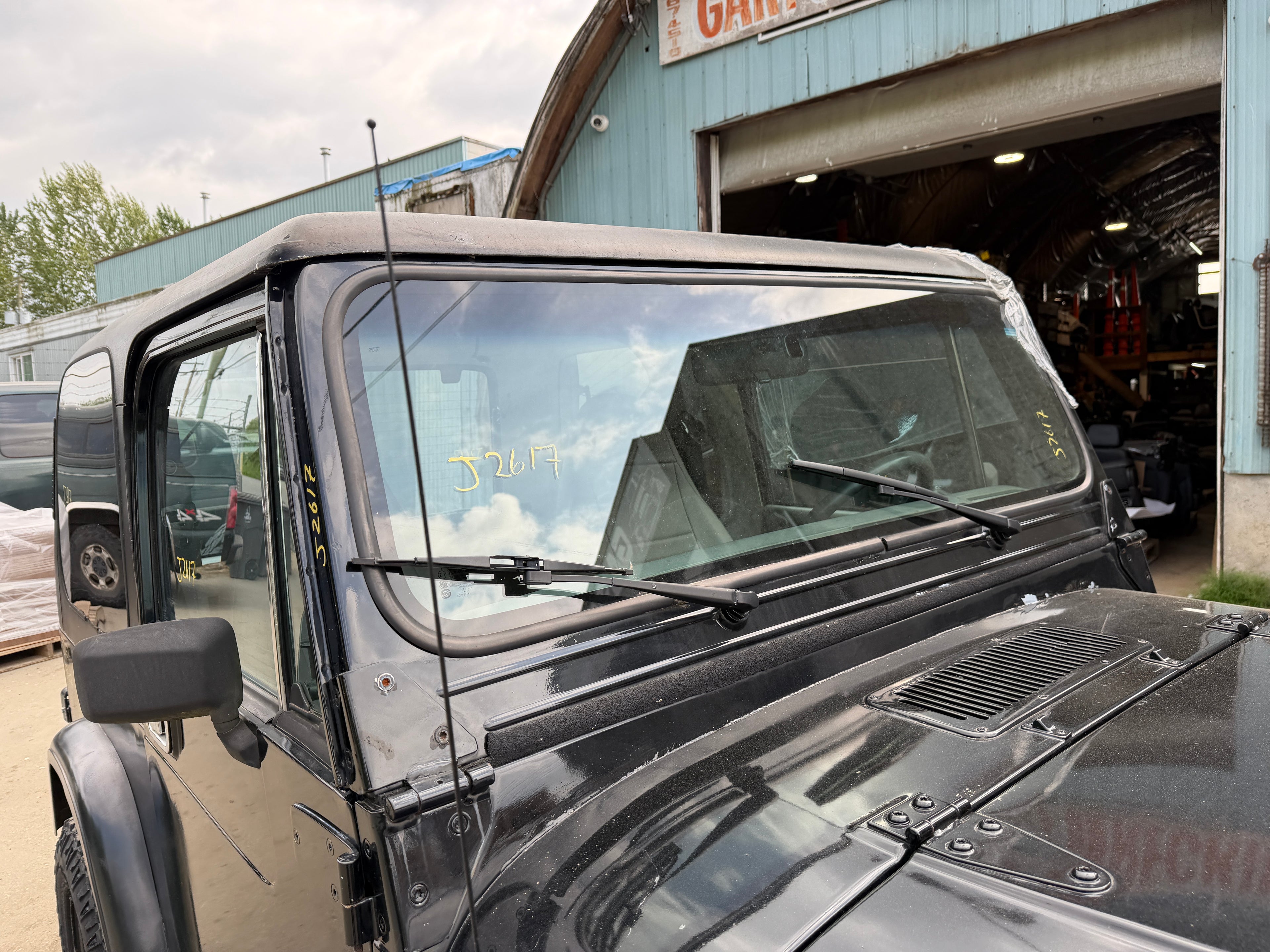 1990 Jeep Wrangler YJ Laredo 4.2 – J2617