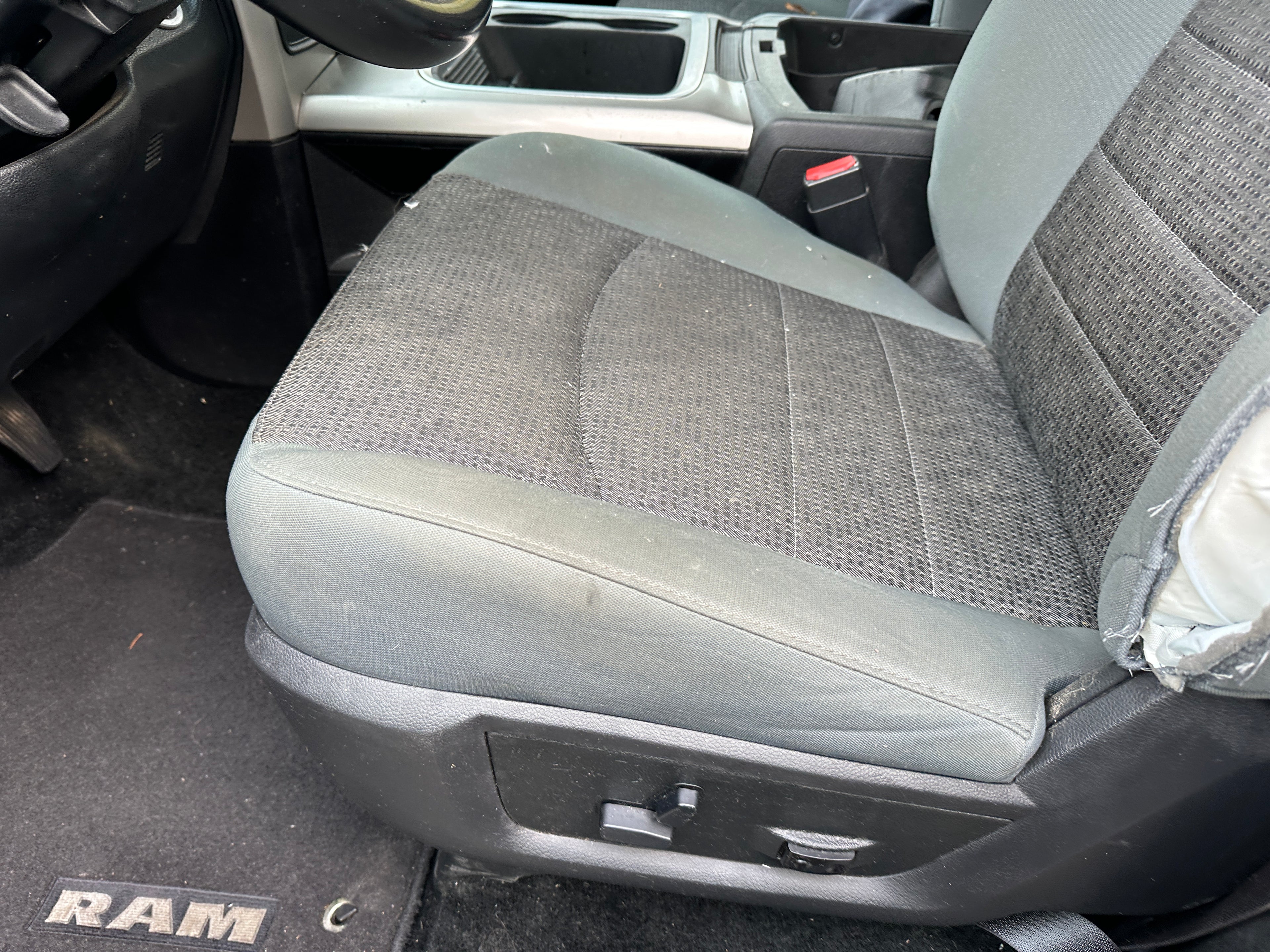 Ram 3500 SLT 6.7 Cummins – D2506