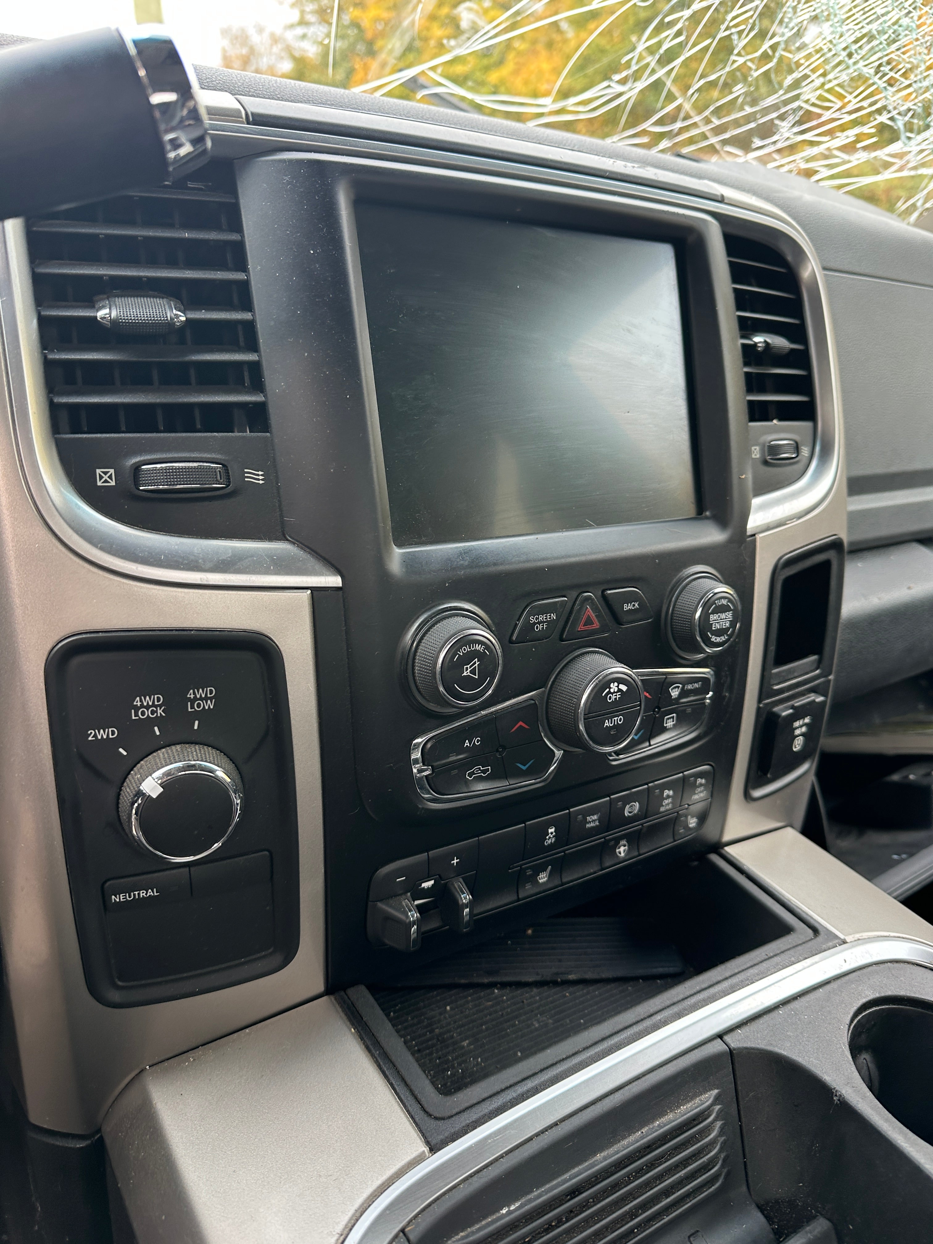 Ram 3500 SLT 6.7 Cummins – D2506