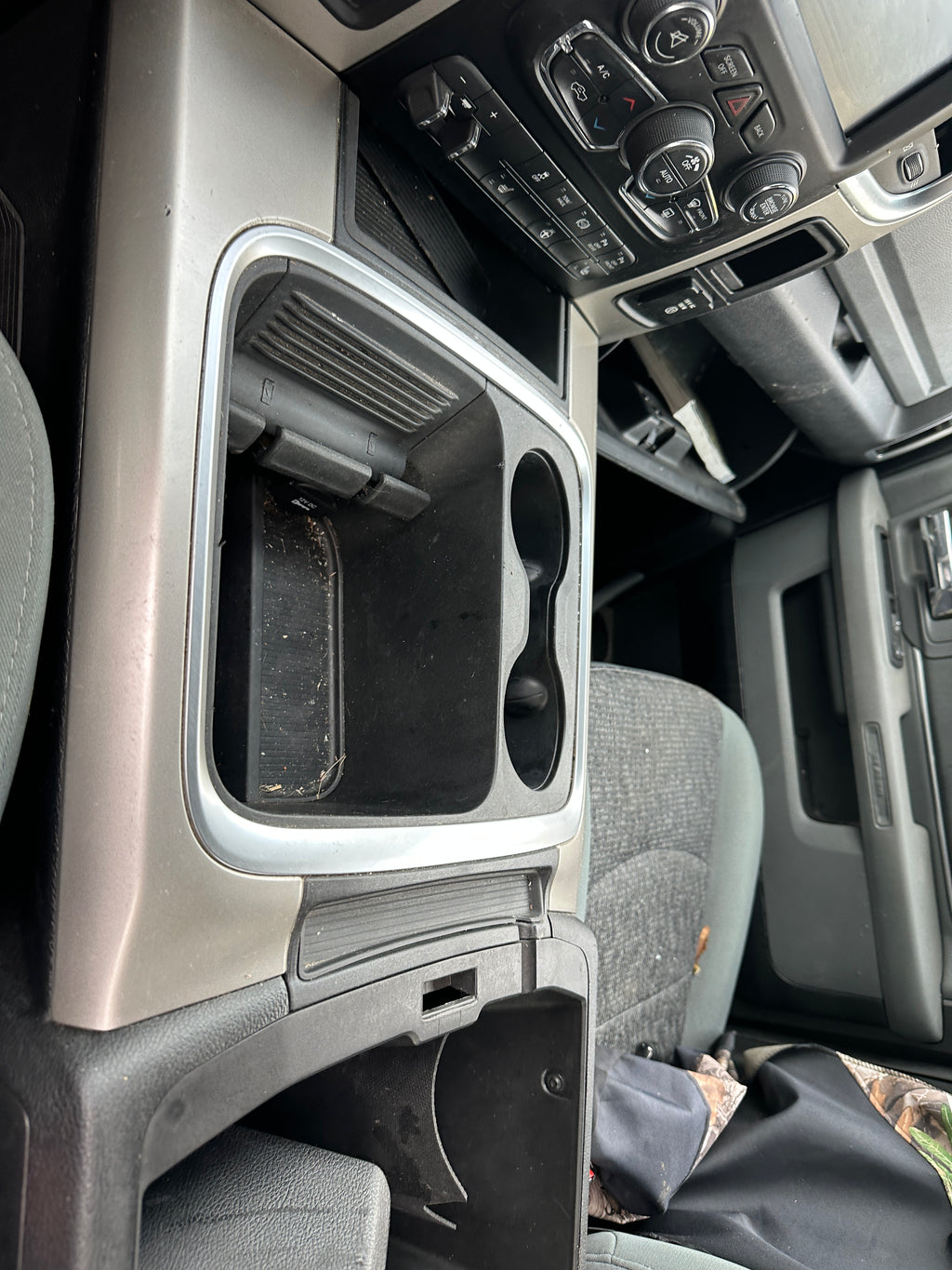 Ram 3500 SLT 6.7 Cummins – D2506