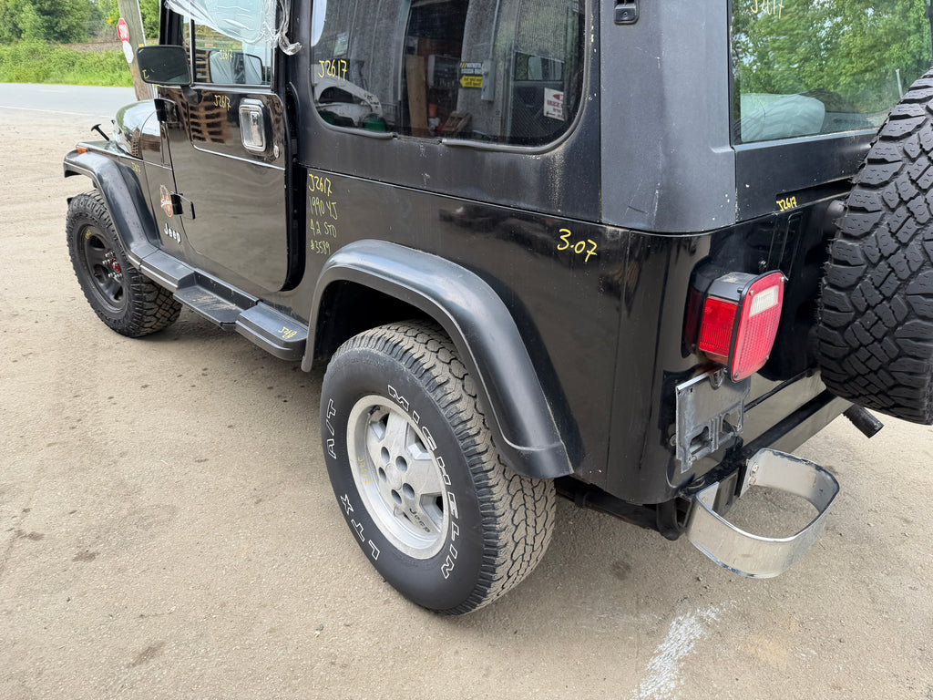 1990 Jeep Wrangler YJ Laredo 4.2 – J2617