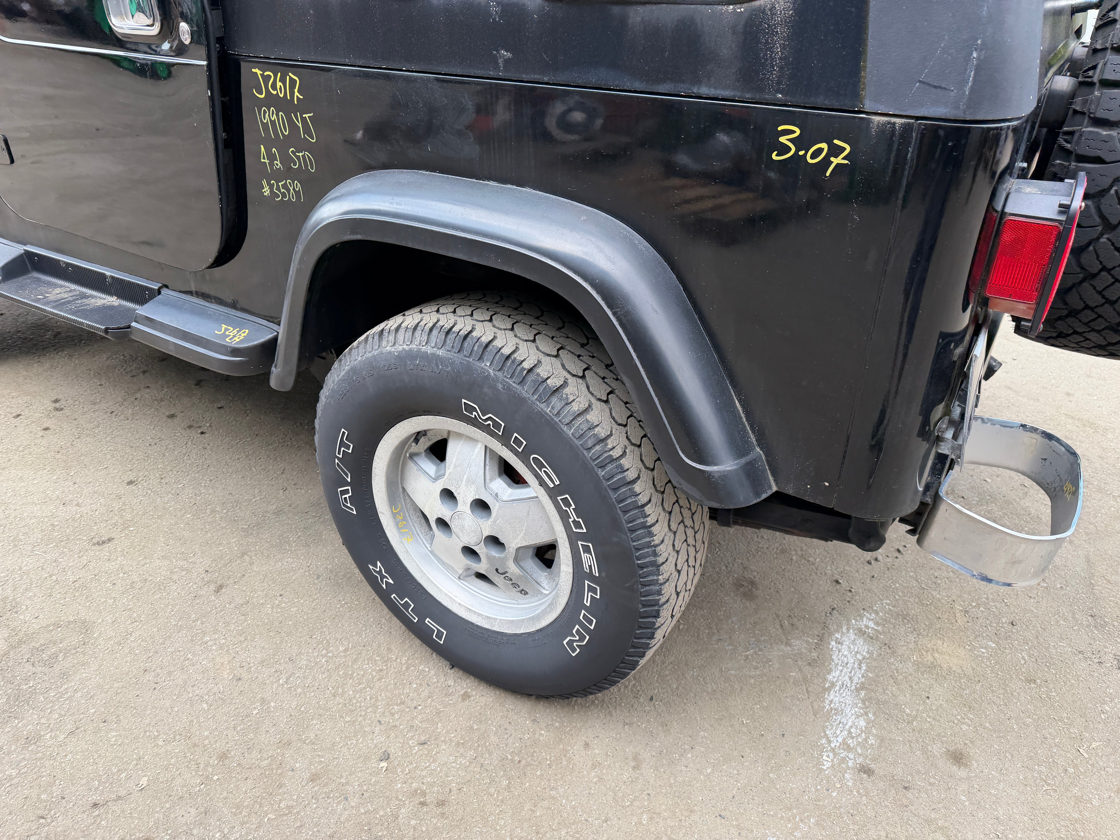 1990 Jeep Wrangler YJ Laredo 4.2 – J2617