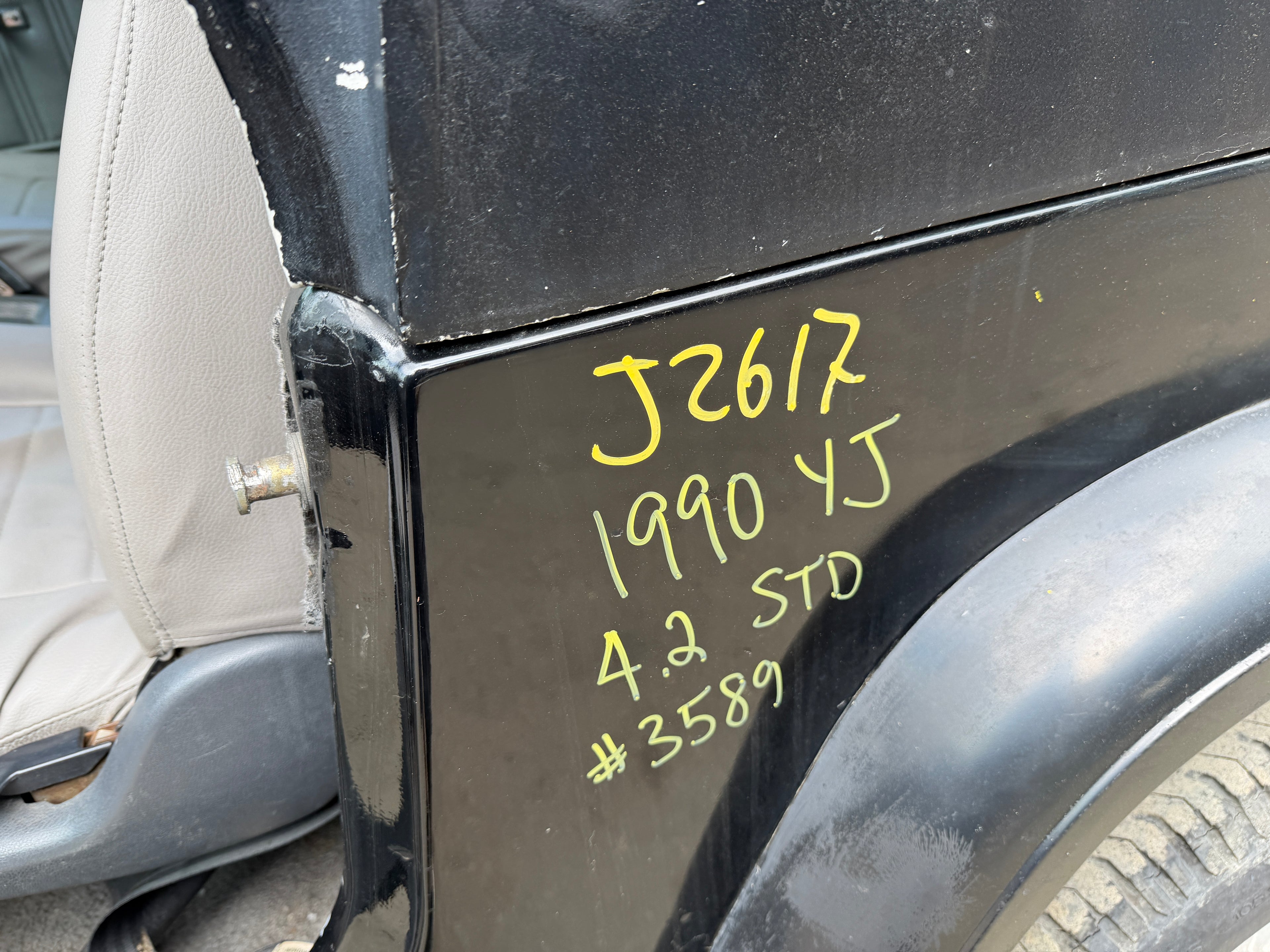 1990 Jeep Wrangler YJ Laredo 4.2 – J2617