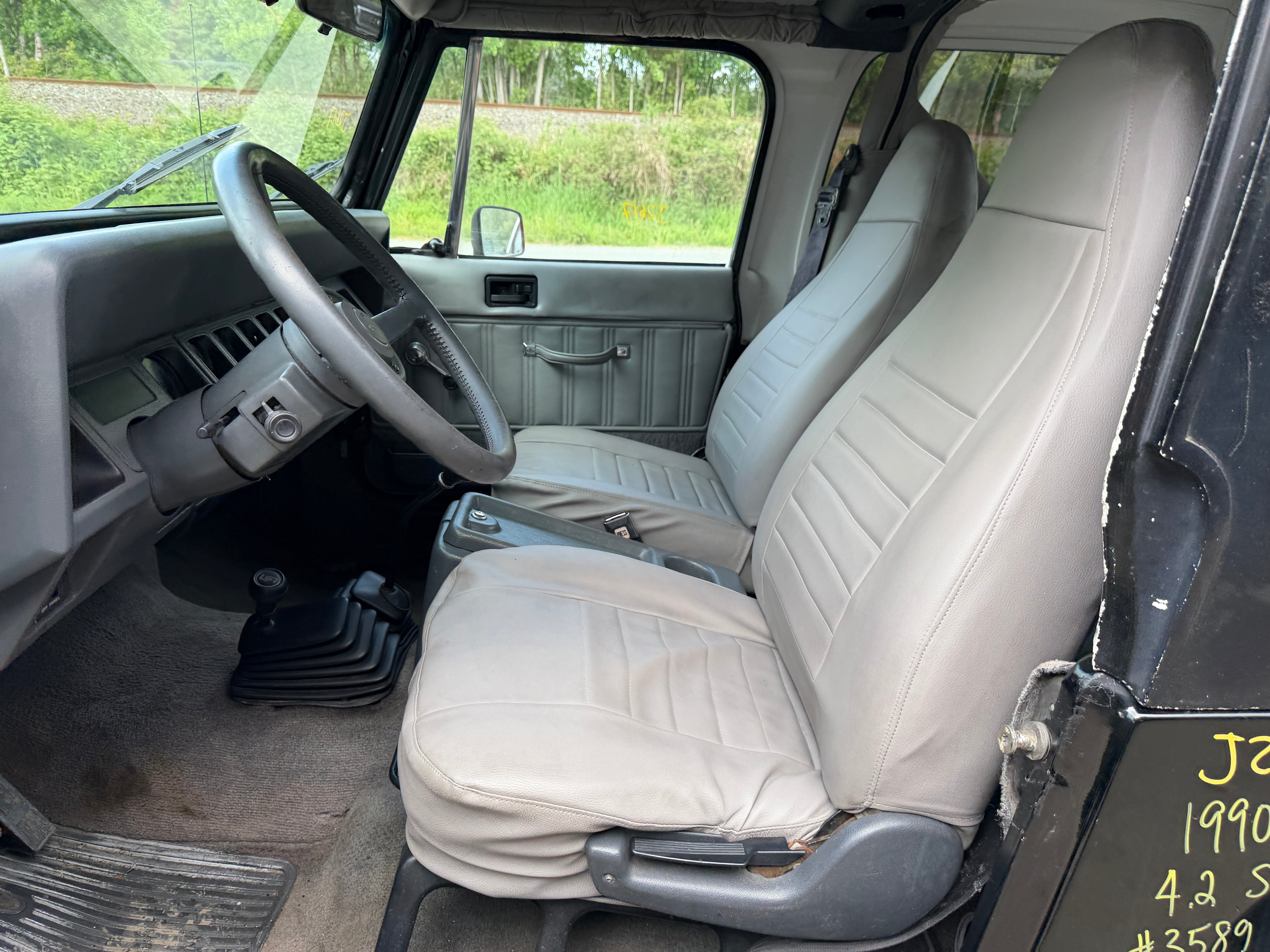 1990 Jeep Wrangler YJ Laredo 4.2 – J2617