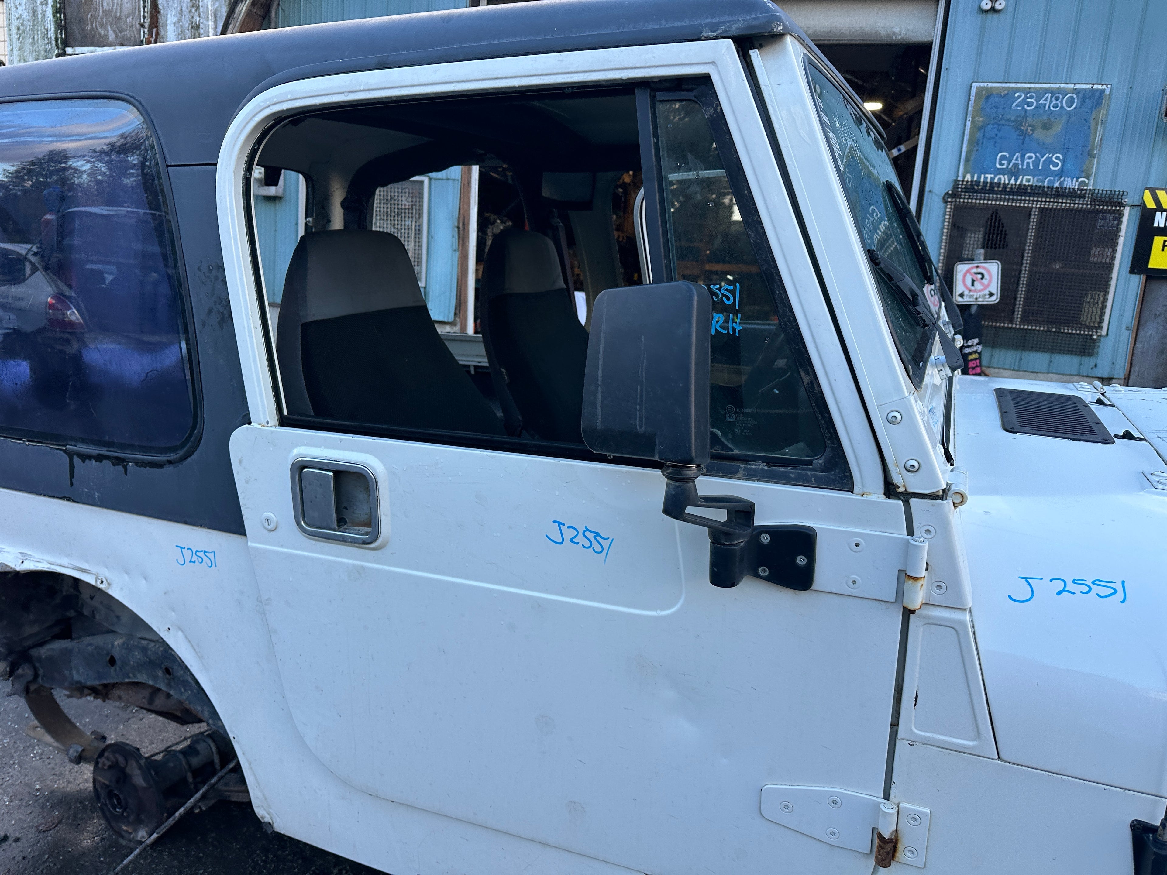 1995 Jeep Wrangler YJ Rio Grande 2.5 – J2551