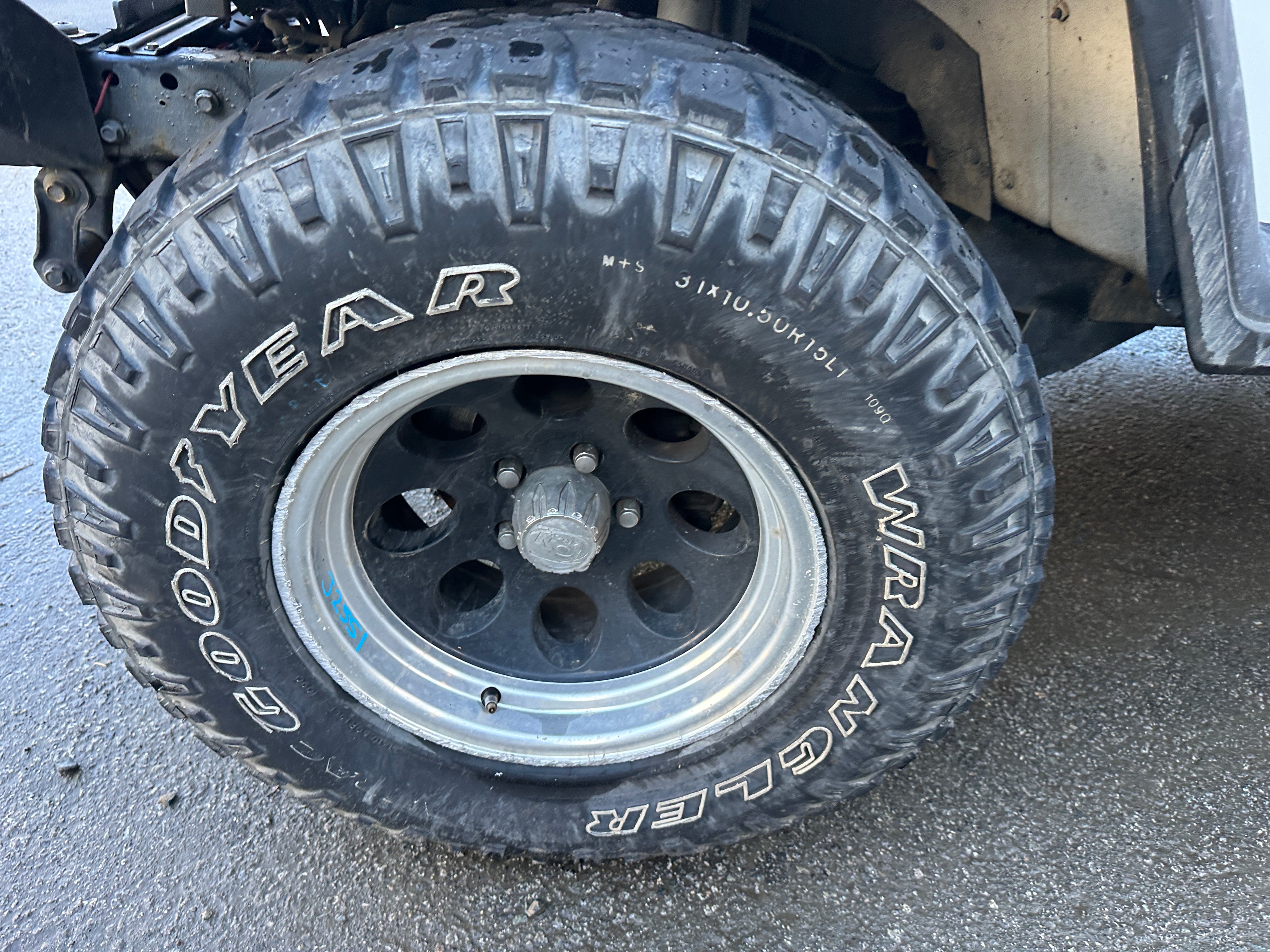 1995 Jeep Wrangler YJ Rio Grande 2.5 – J2551