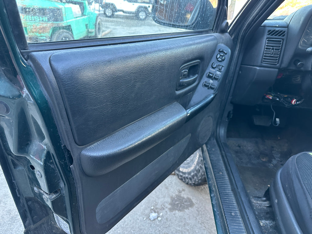 1999 Jeep Cherokee XJ 4.0 – J2506