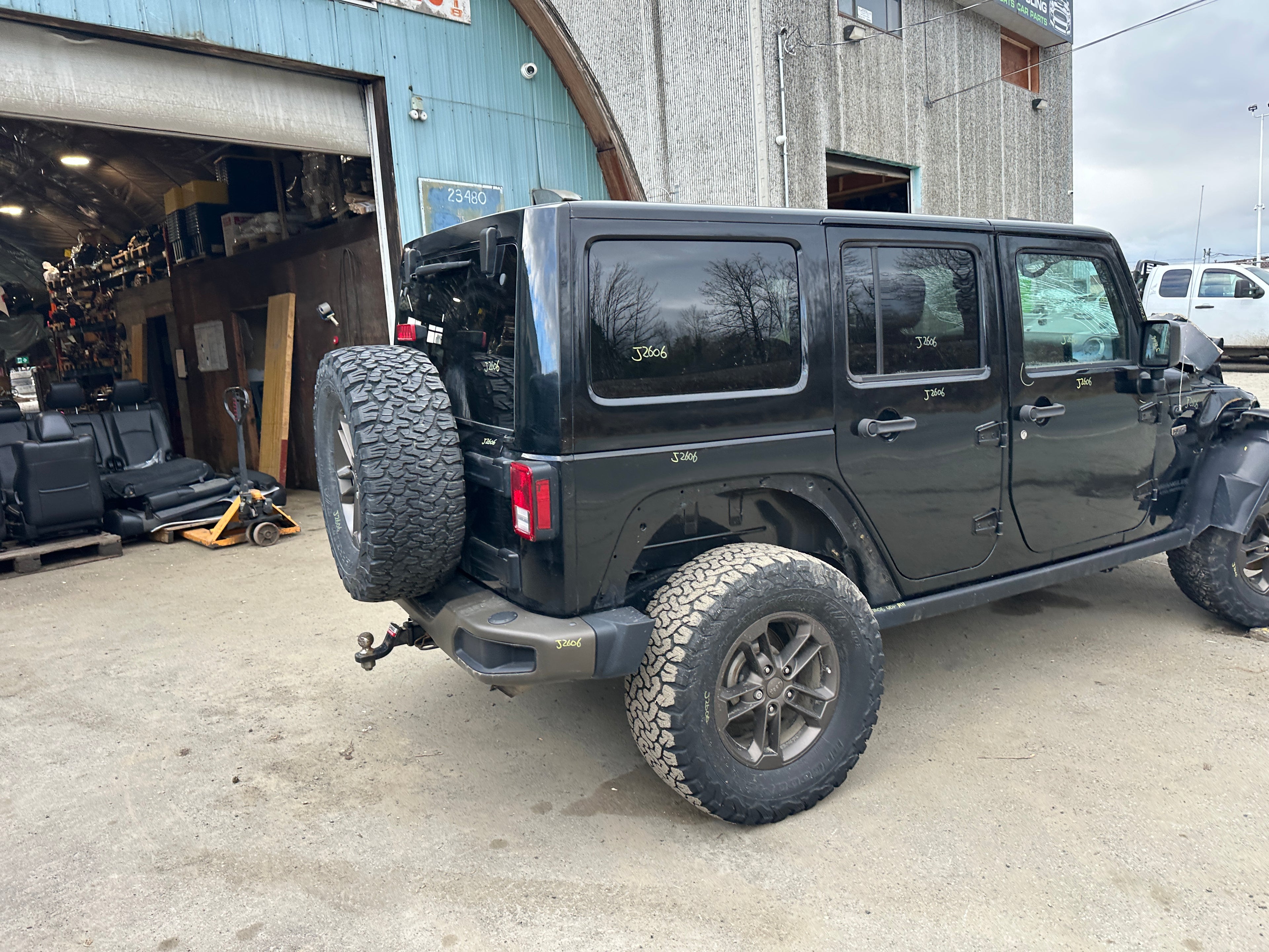 2016 Jeep Wrangler JK Unlimited Sahara 3.6 – J2606