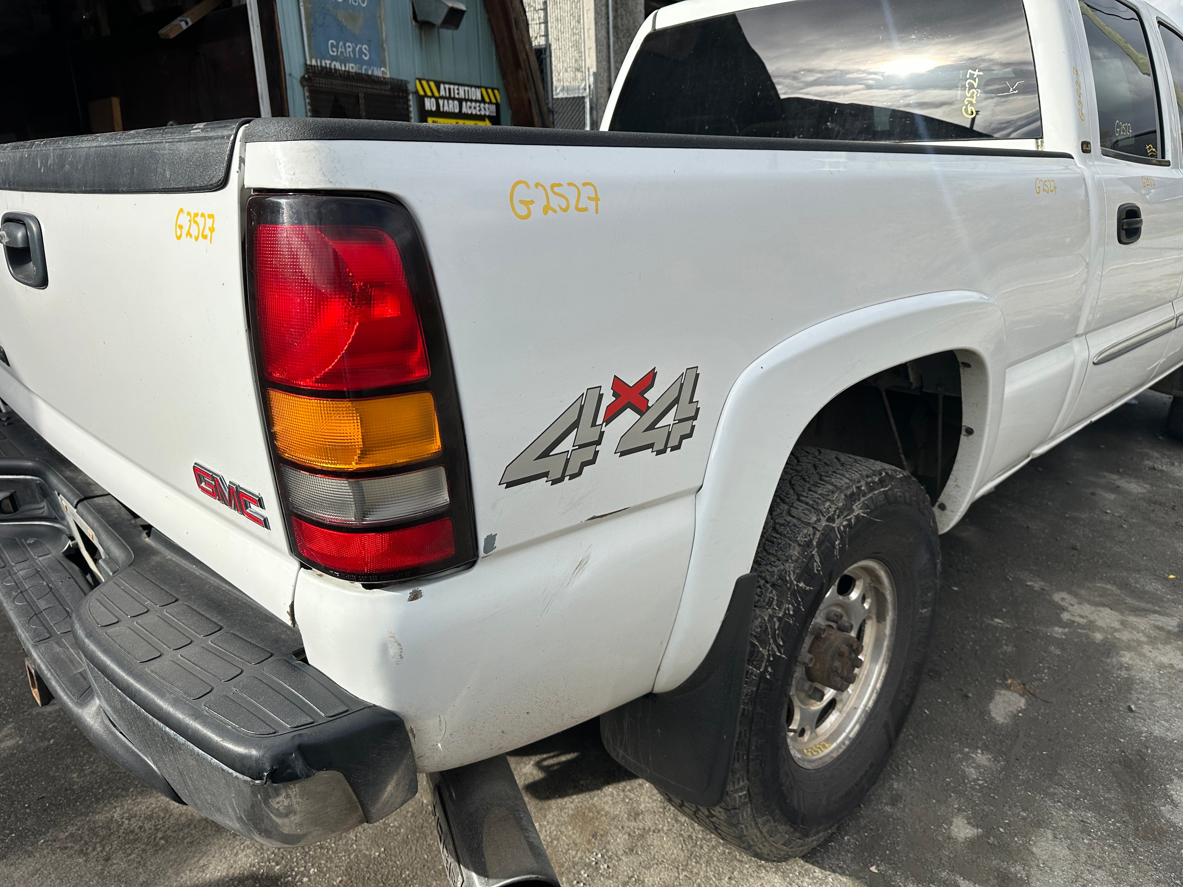 2004 GMC Sierra K2500HD 6.6 LLY Duramax – G2527