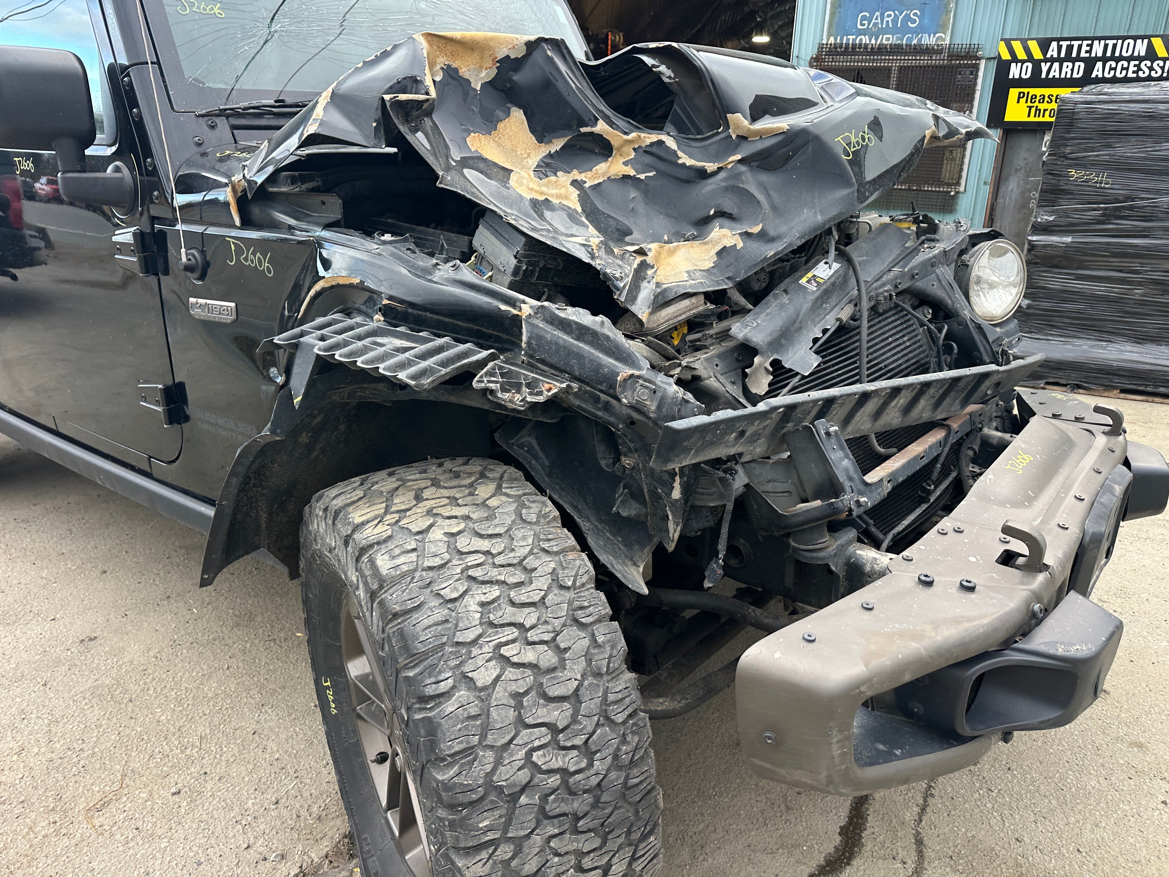 2016 Jeep Wrangler JK Unlimited Sahara 3.6 – J2606