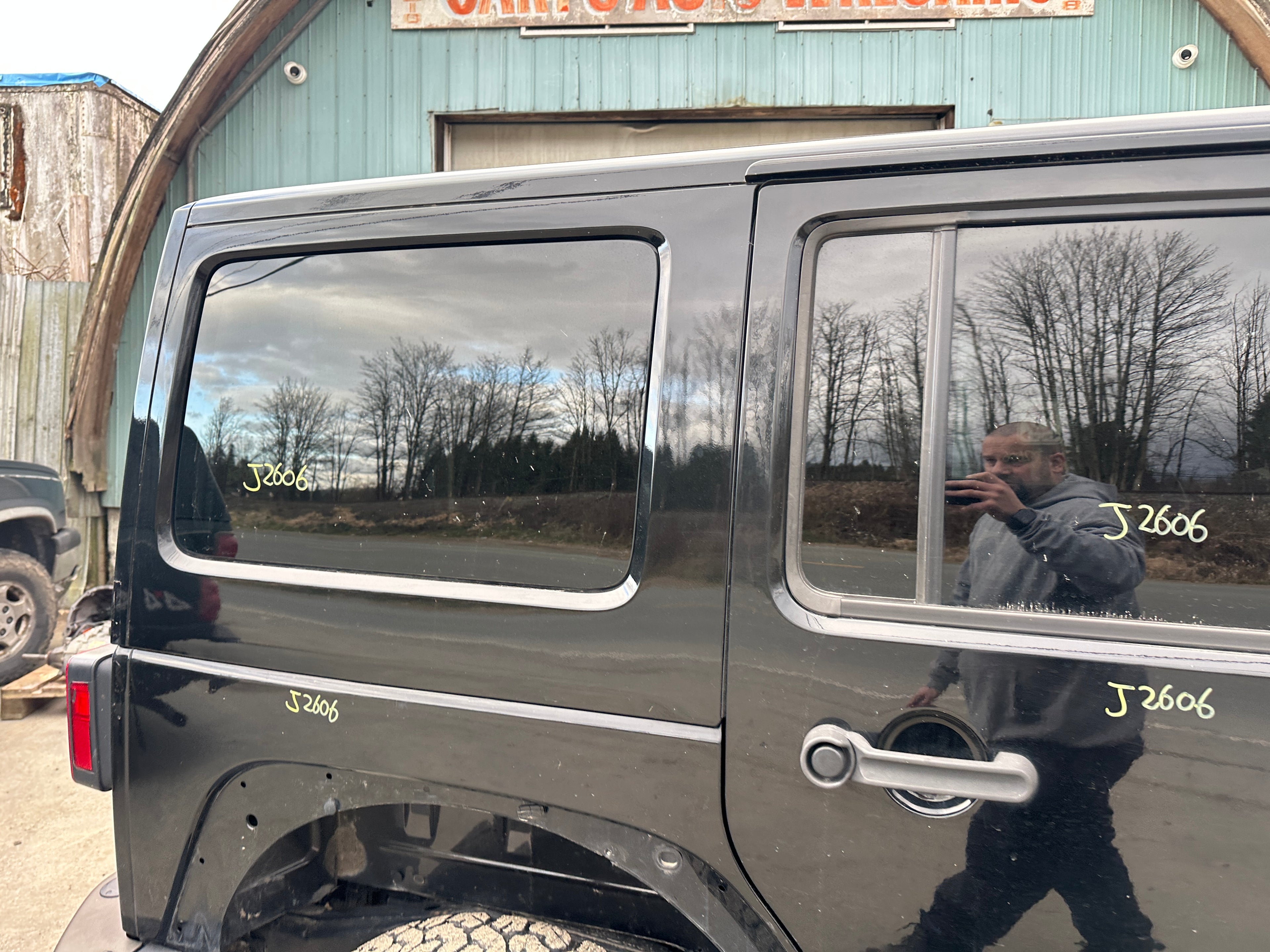 2016 Jeep Wrangler JK Unlimited Sahara 3.6 – J2606