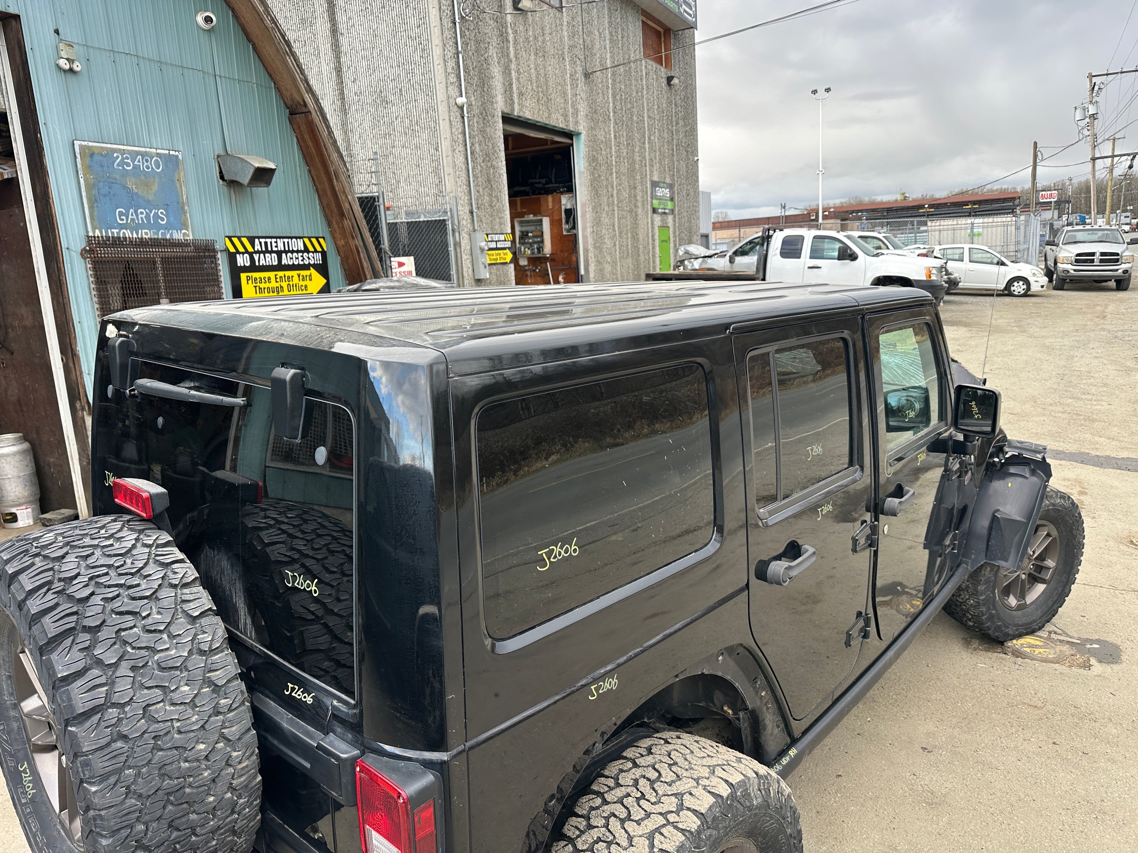 2016 Jeep Wrangler JK Unlimited Sahara 3.6 – J2606