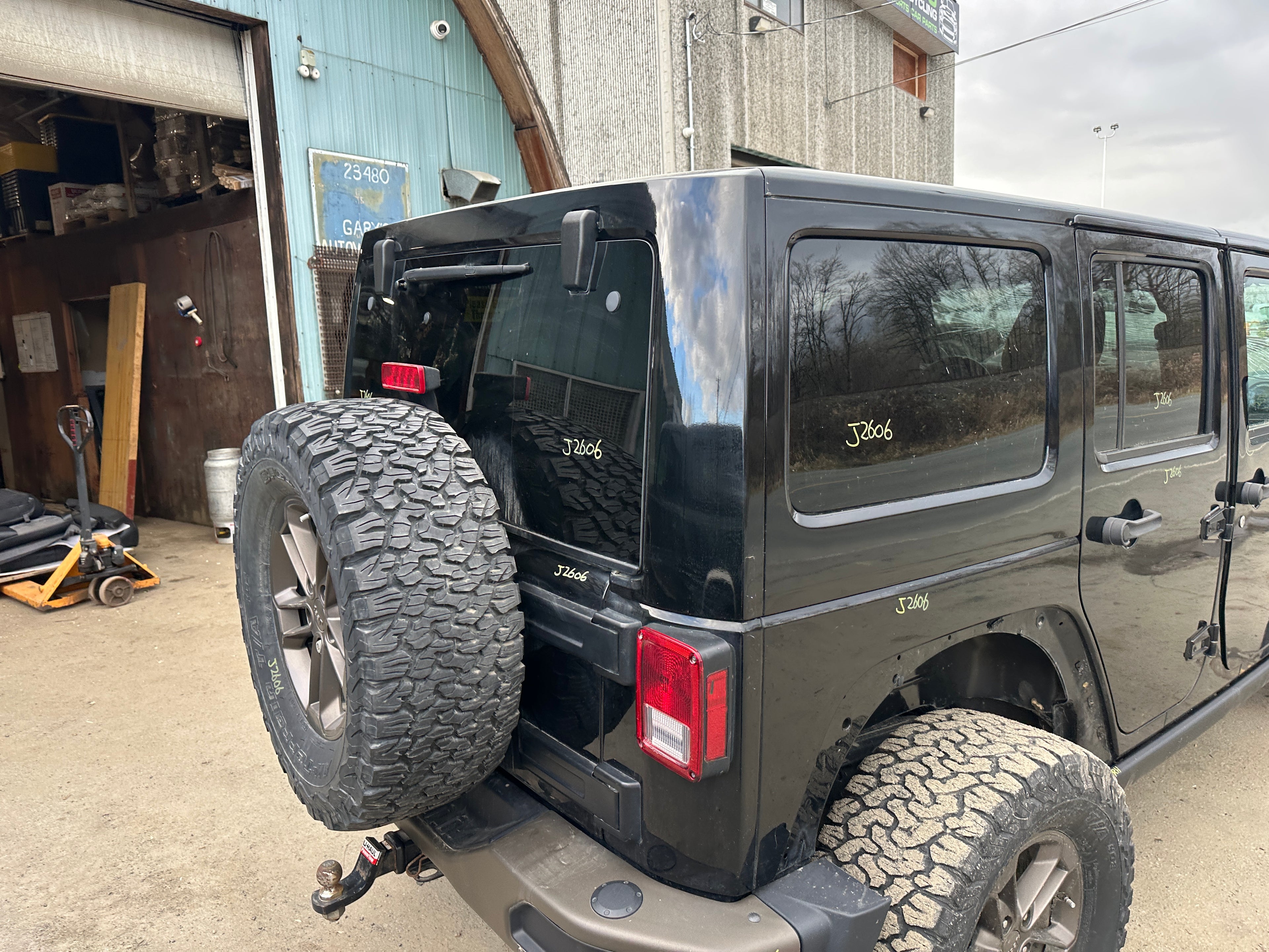 2016 Jeep Wrangler JK Unlimited Sahara 3.6 – J2606