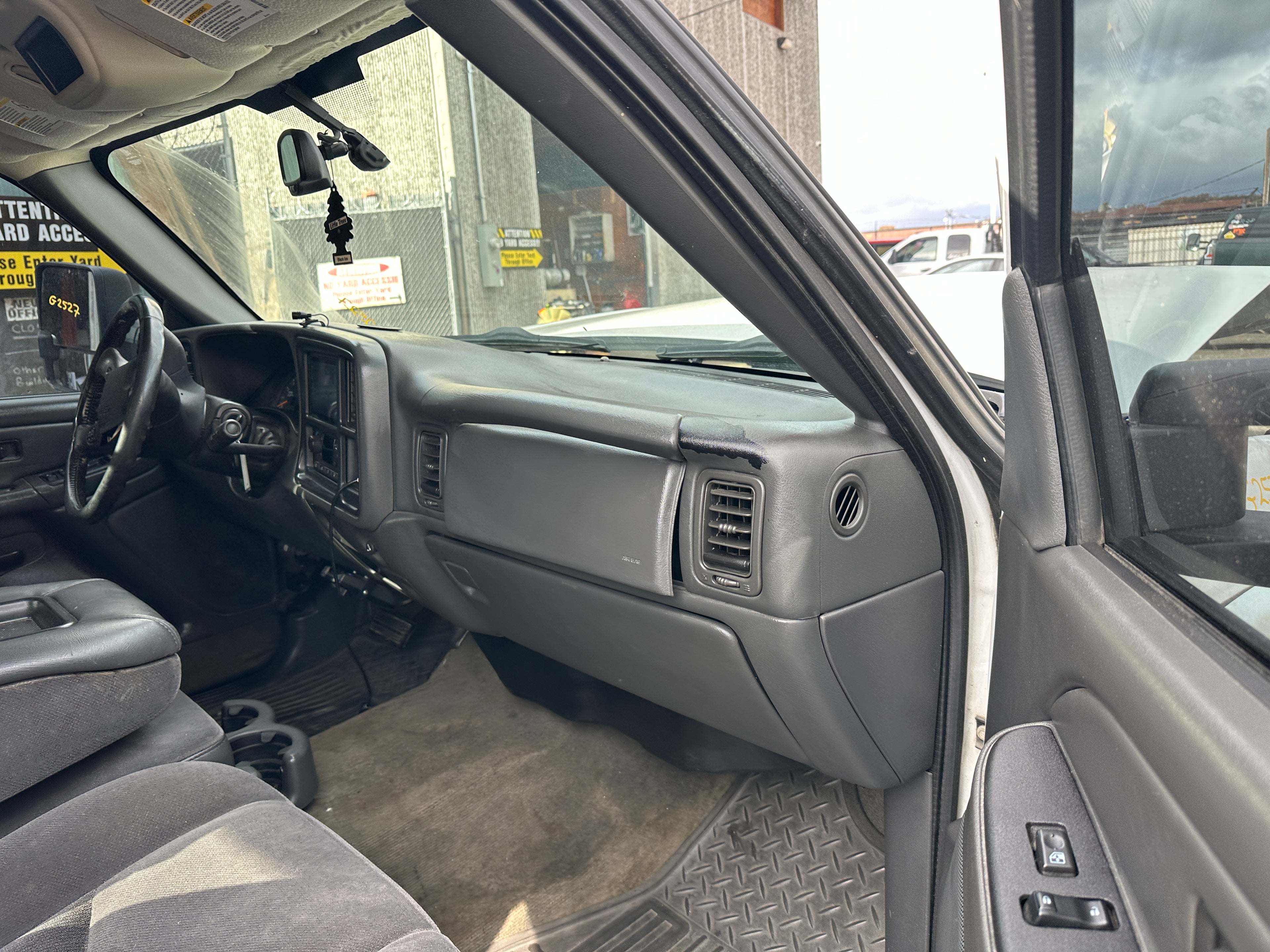 2004 GMC Sierra K2500HD 6.6 LLY Duramax – G2527