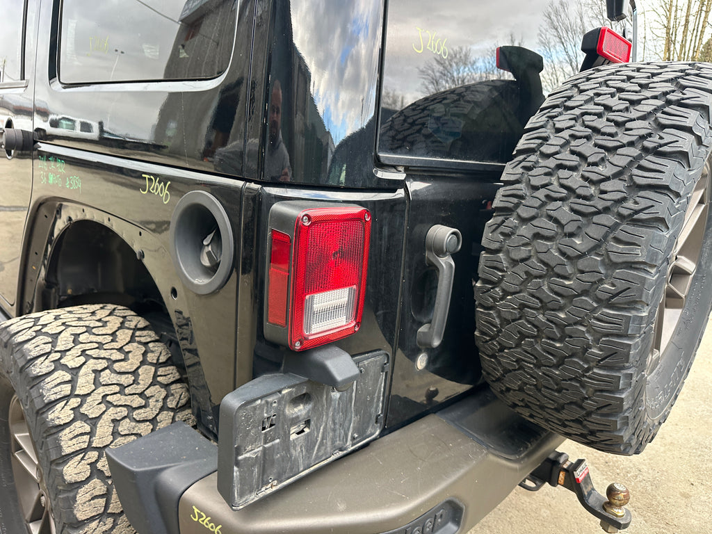 2016 Jeep Wrangler JK Unlimited Sahara 3.6 – J2606