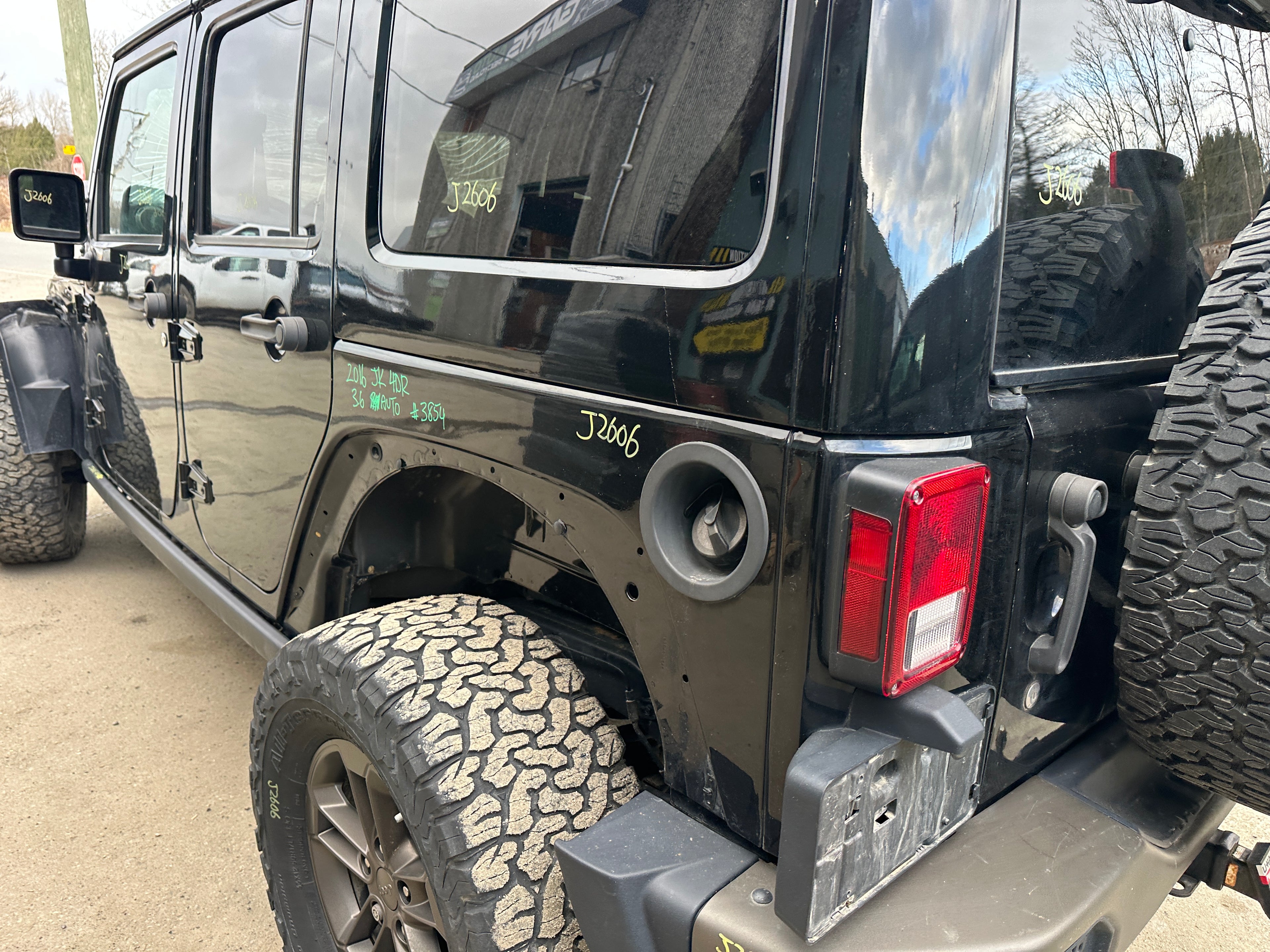 2016 Jeep Wrangler JK Unlimited Sahara 3.6 – J2606