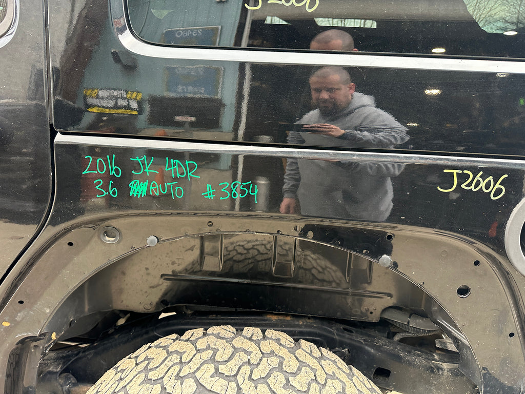 2016 Jeep Wrangler JK Unlimited Sahara 3.6 – J2606