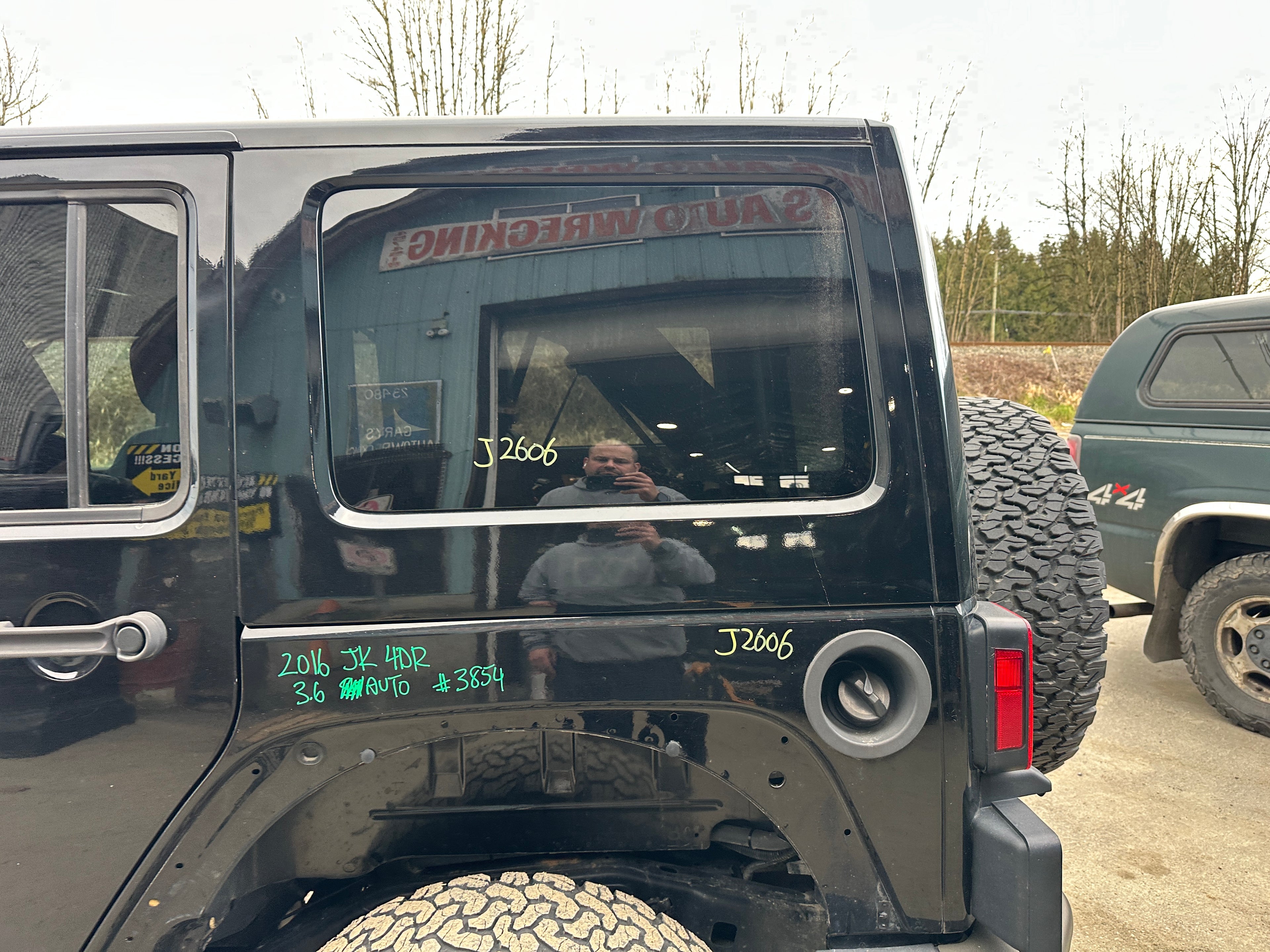 2016 Jeep Wrangler JK Unlimited Sahara 3.6 – J2606