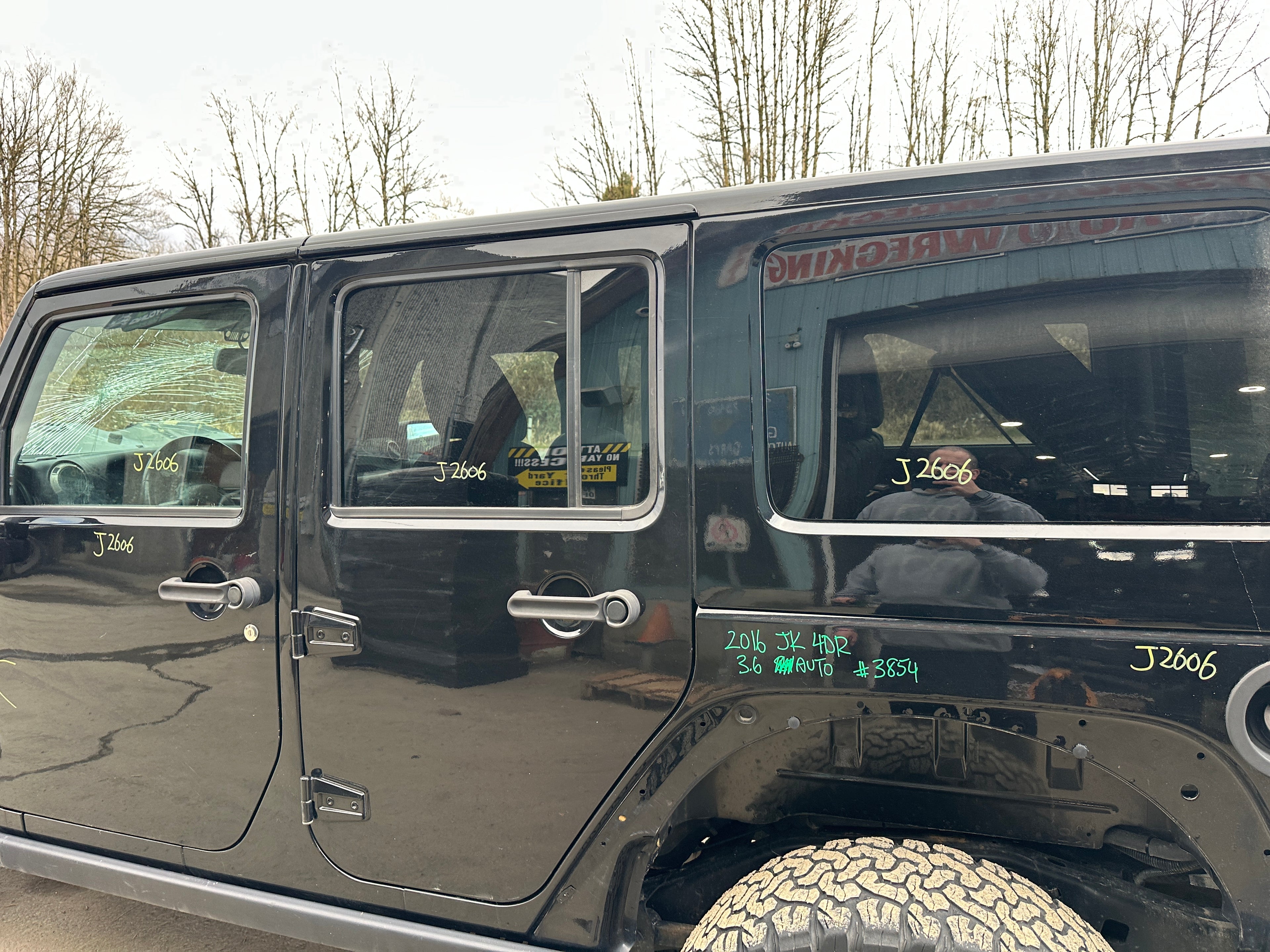 2016 Jeep Wrangler JK Unlimited Sahara 3.6 – J2606