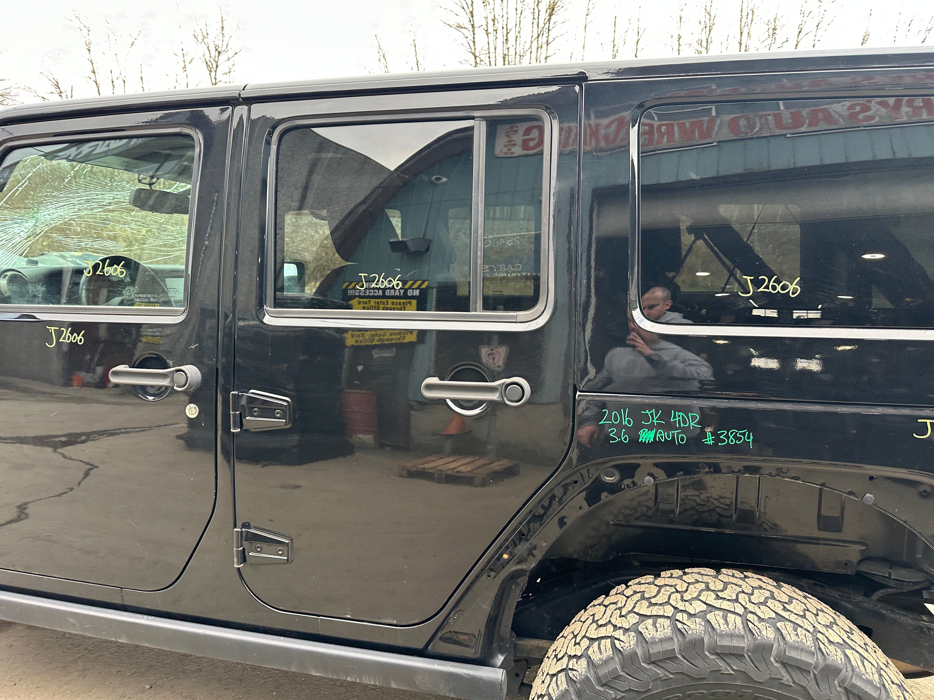 2016 Jeep Wrangler JK Unlimited Sahara 3.6 – J2606
