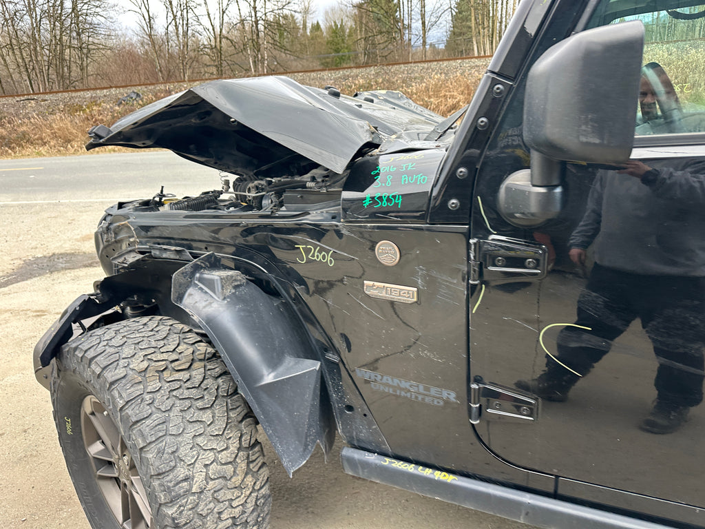 2016 Jeep Wrangler JK Unlimited Sahara 3.6 – J2606