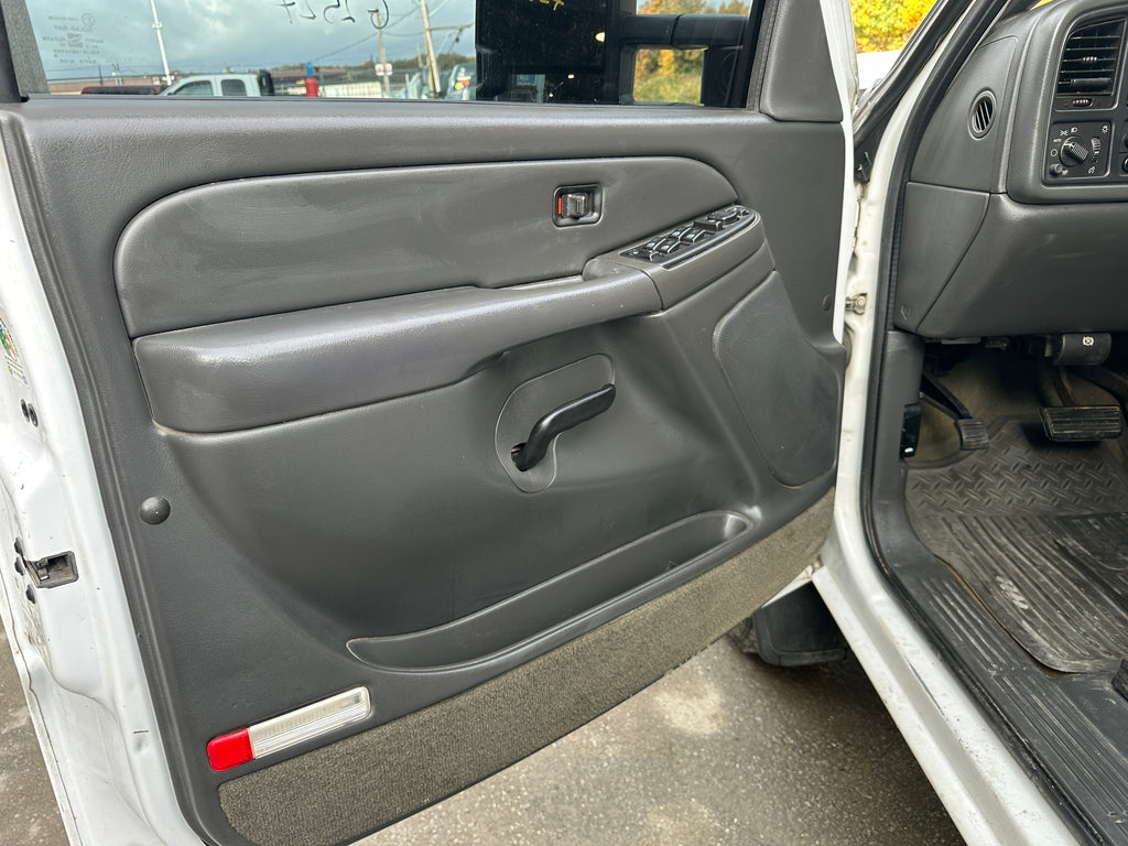 2004 GMC Sierra K2500HD 6.6 LLY Duramax – G2527