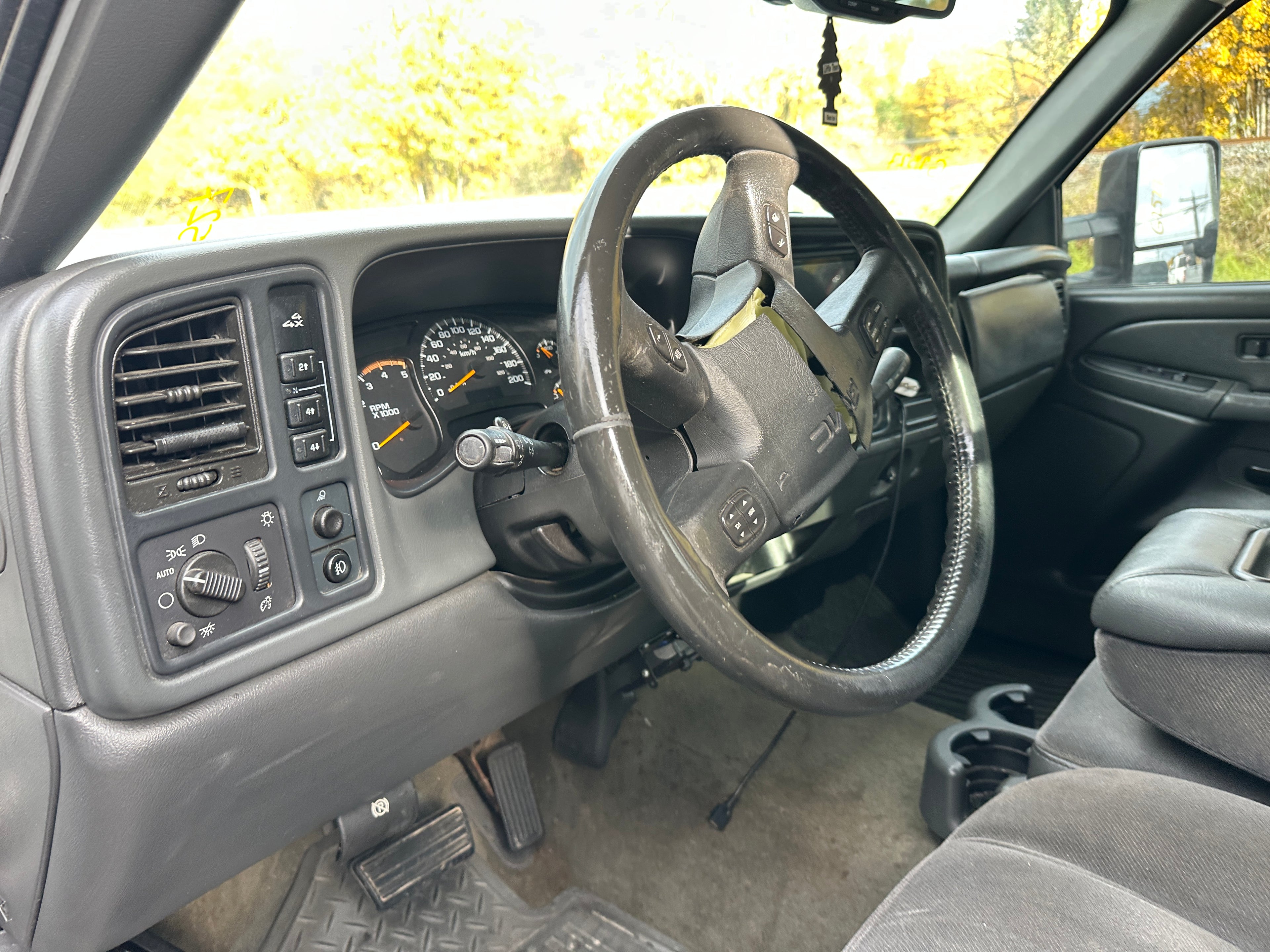 2004 GMC Sierra K2500HD 6.6 LLY Duramax – G2527