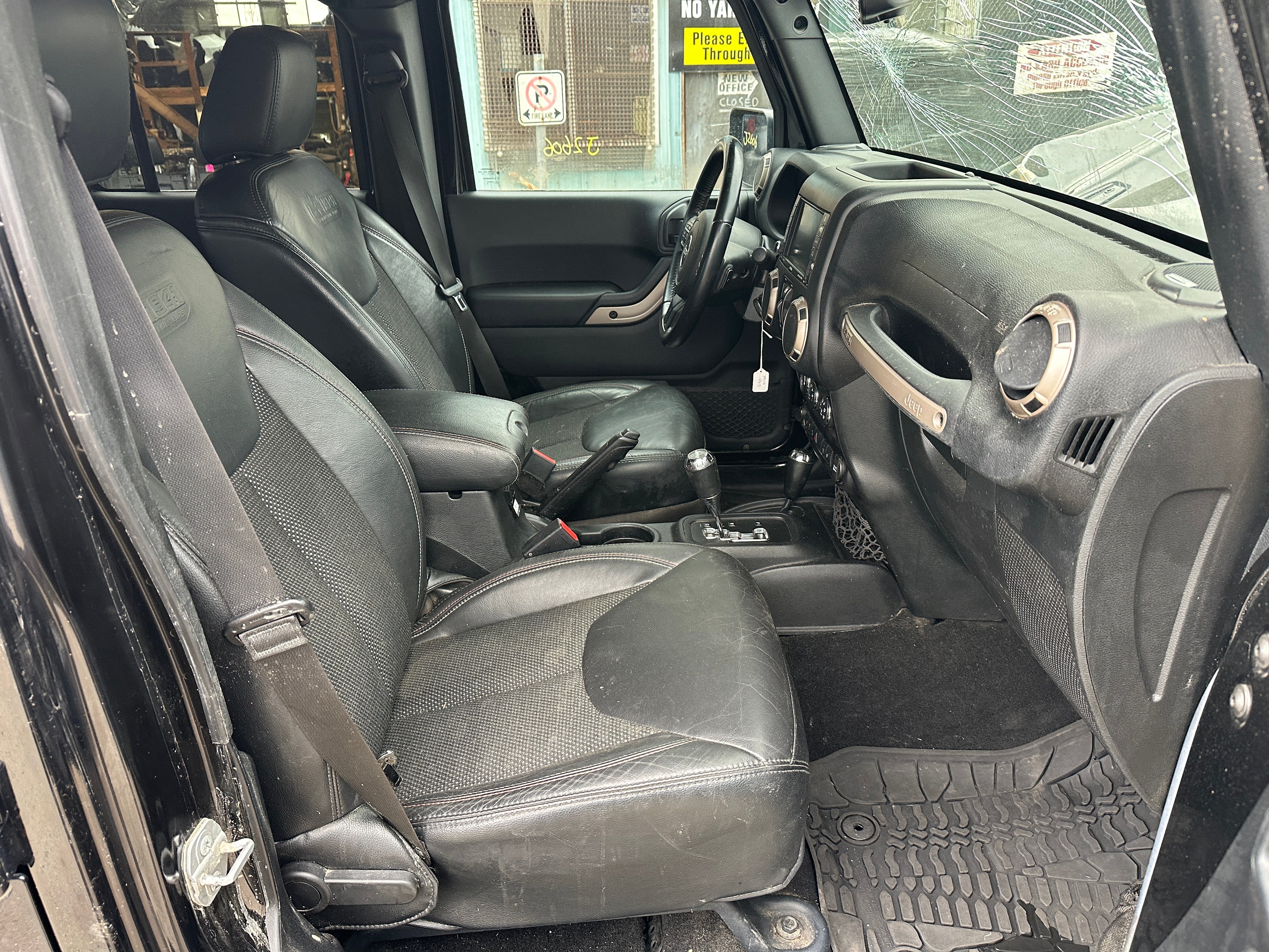 2016 Jeep Wrangler JK Unlimited Sahara 3.6 – J2606