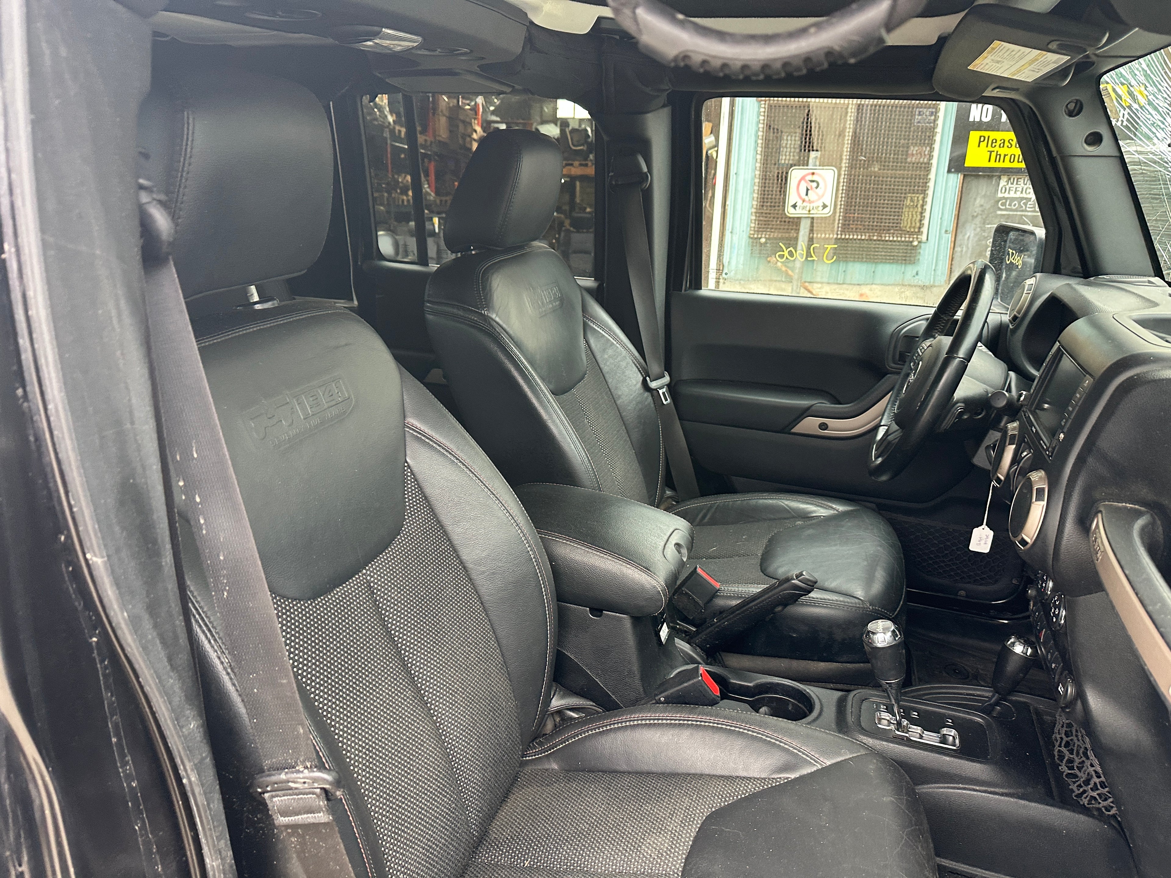 2016 Jeep Wrangler JK Unlimited Sahara 3.6 – J2606