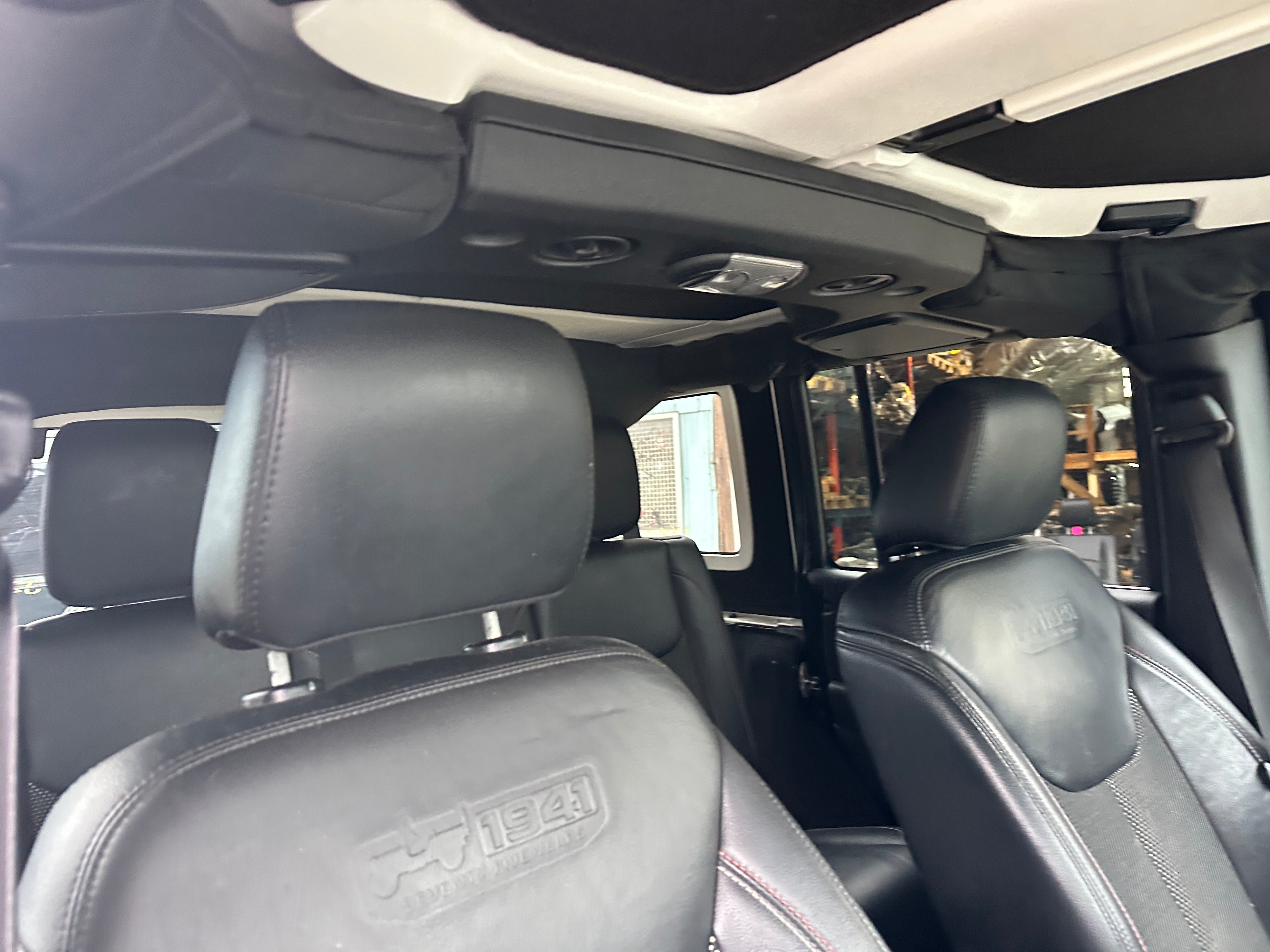 2016 Jeep Wrangler JK Unlimited Sahara 3.6 – J2606