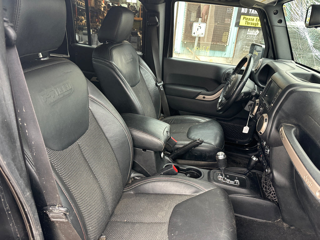 2016 Jeep Wrangler JK Unlimited Sahara 3.6 – J2606