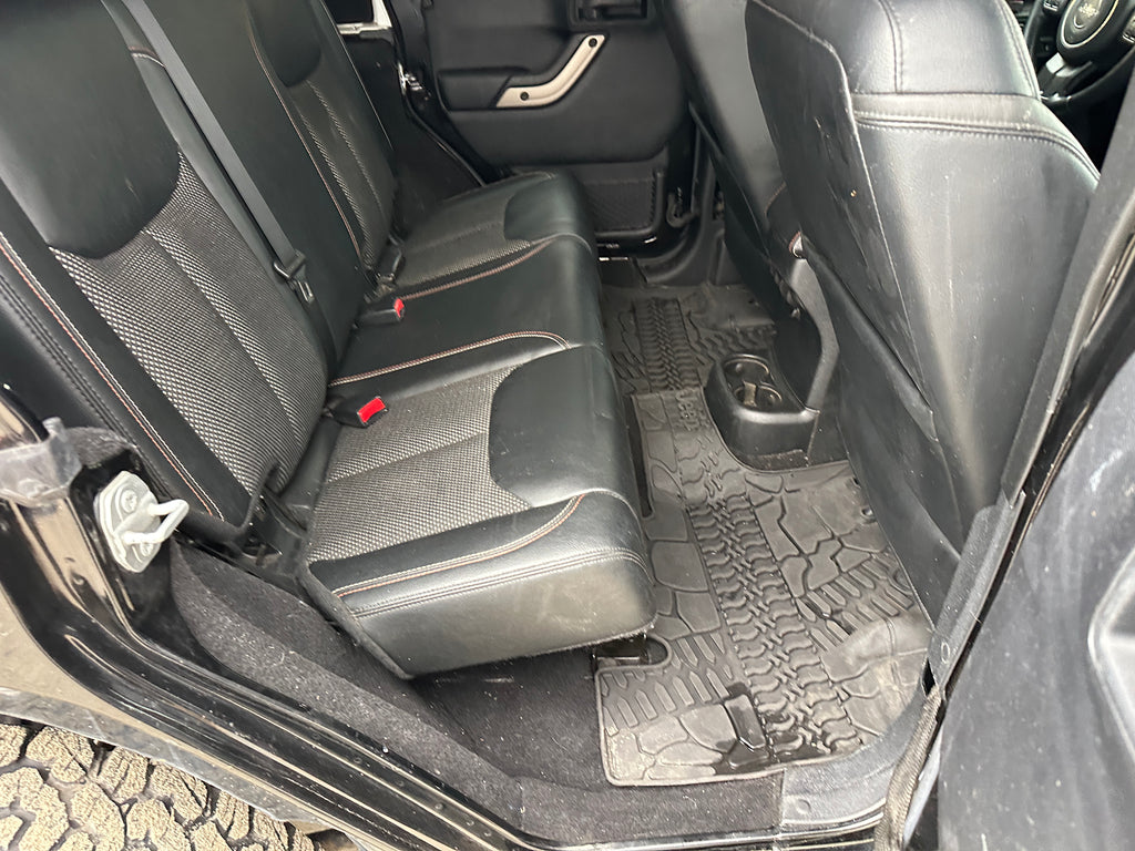 2016 Jeep Wrangler JK Unlimited Sahara 3.6 – J2606