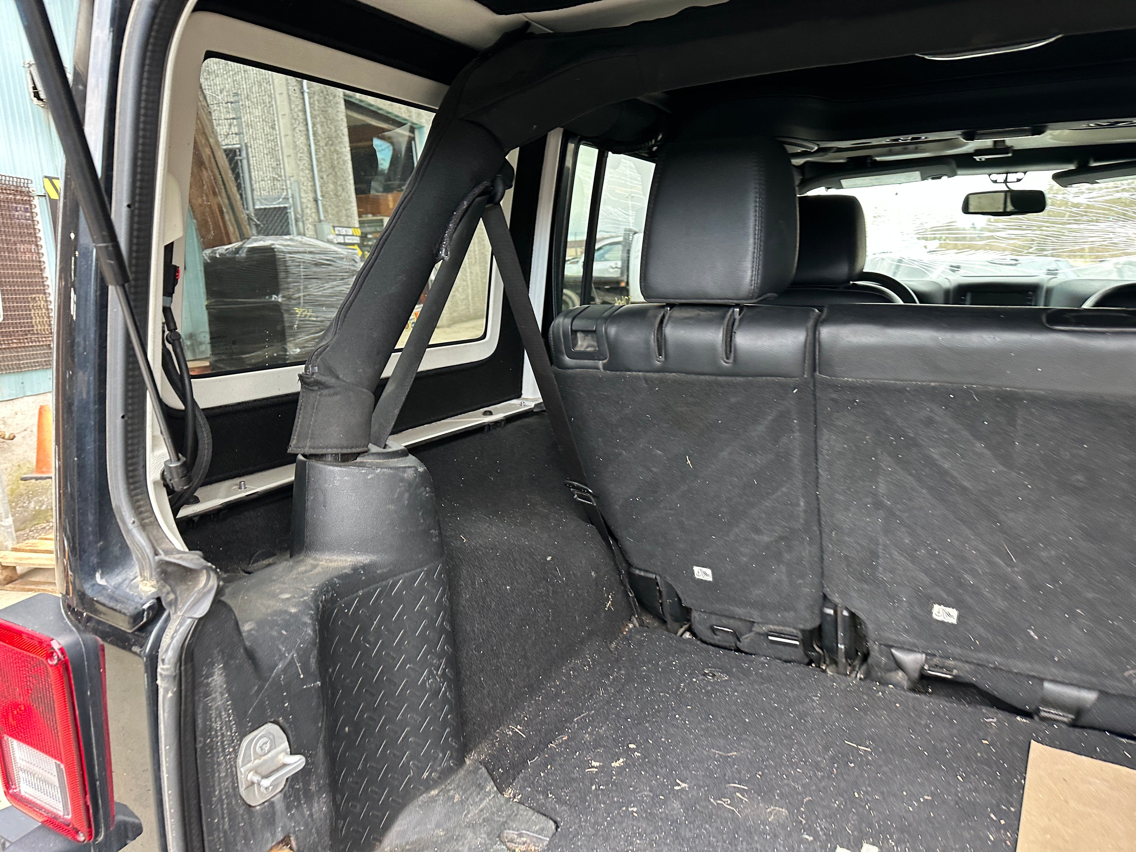 2016 Jeep Wrangler JK Unlimited Sahara 3.6 – J2606