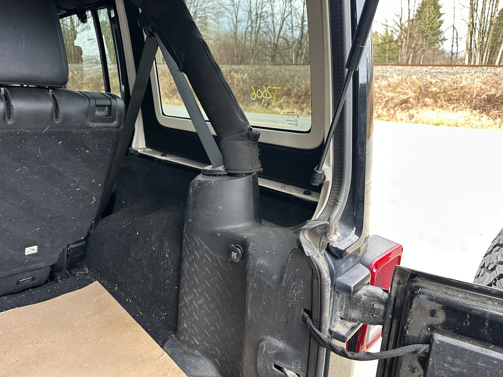 2016 Jeep Wrangler JK Unlimited Sahara 3.6 – J2606