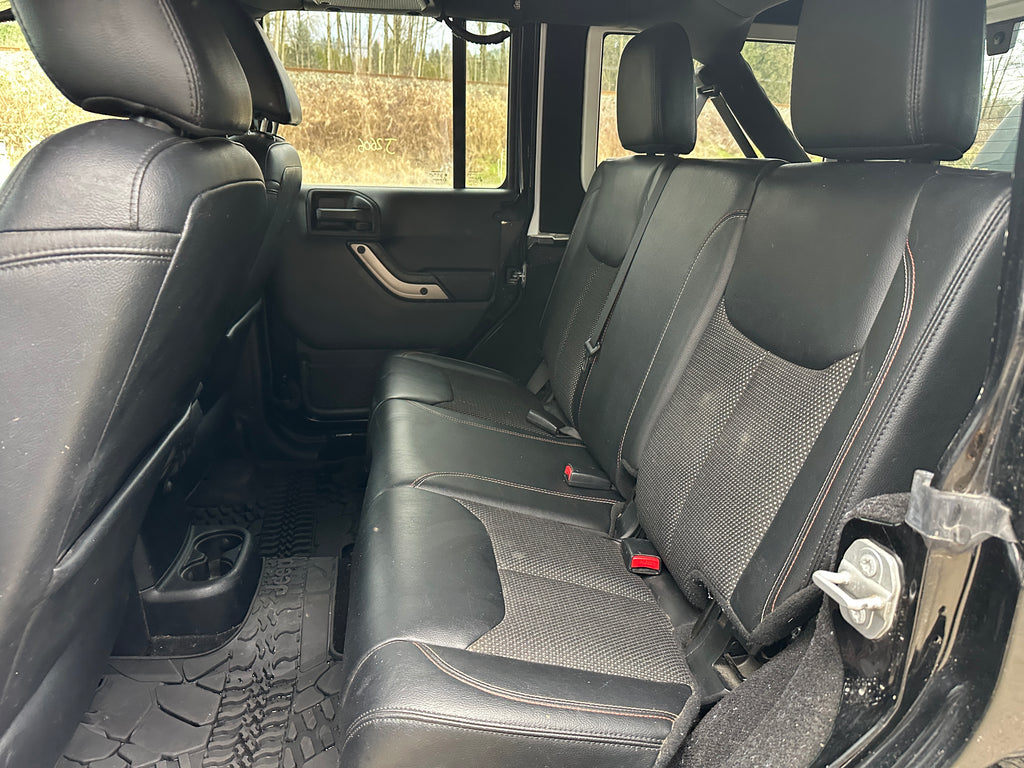 2016 Jeep Wrangler JK Unlimited Sahara 3.6 – J2606