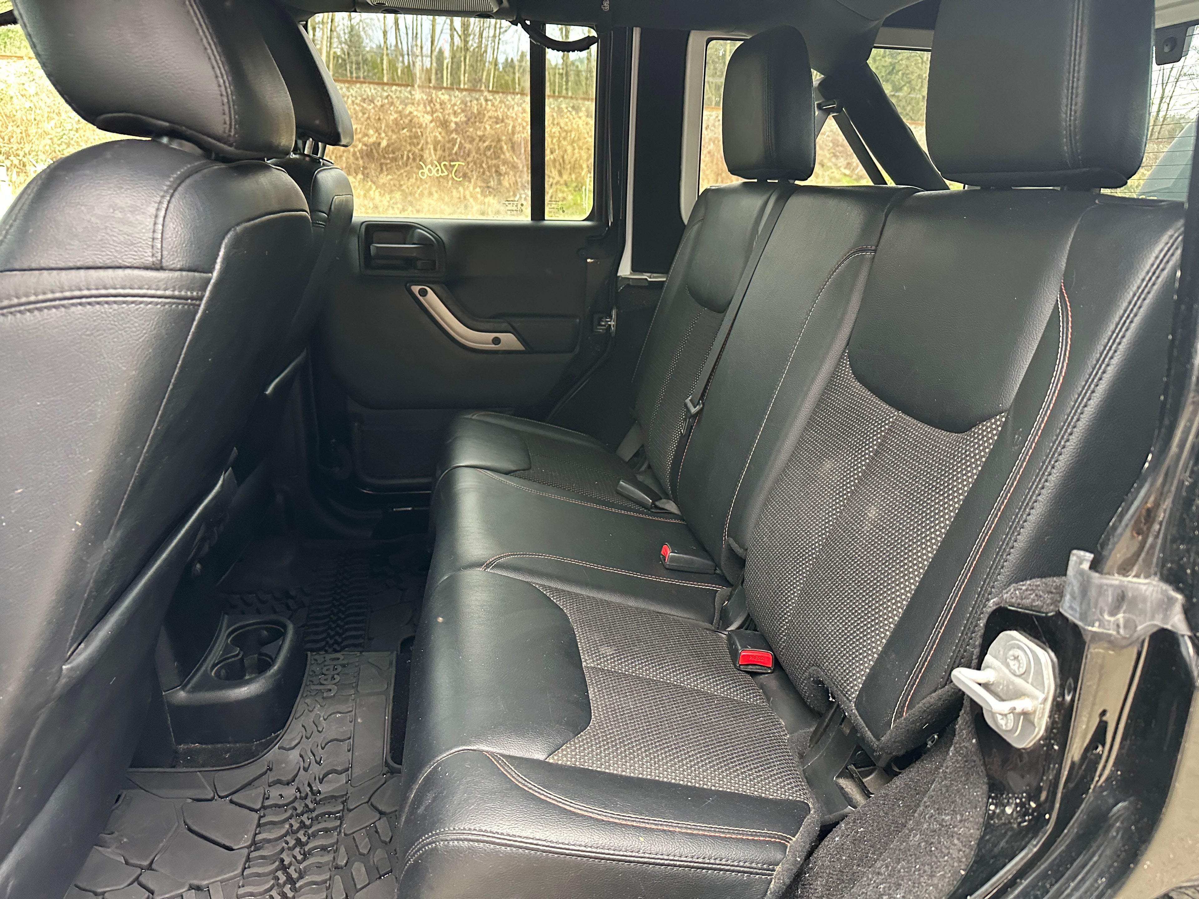 2016 Jeep Wrangler JK Unlimited Sahara 3.6 – J2606