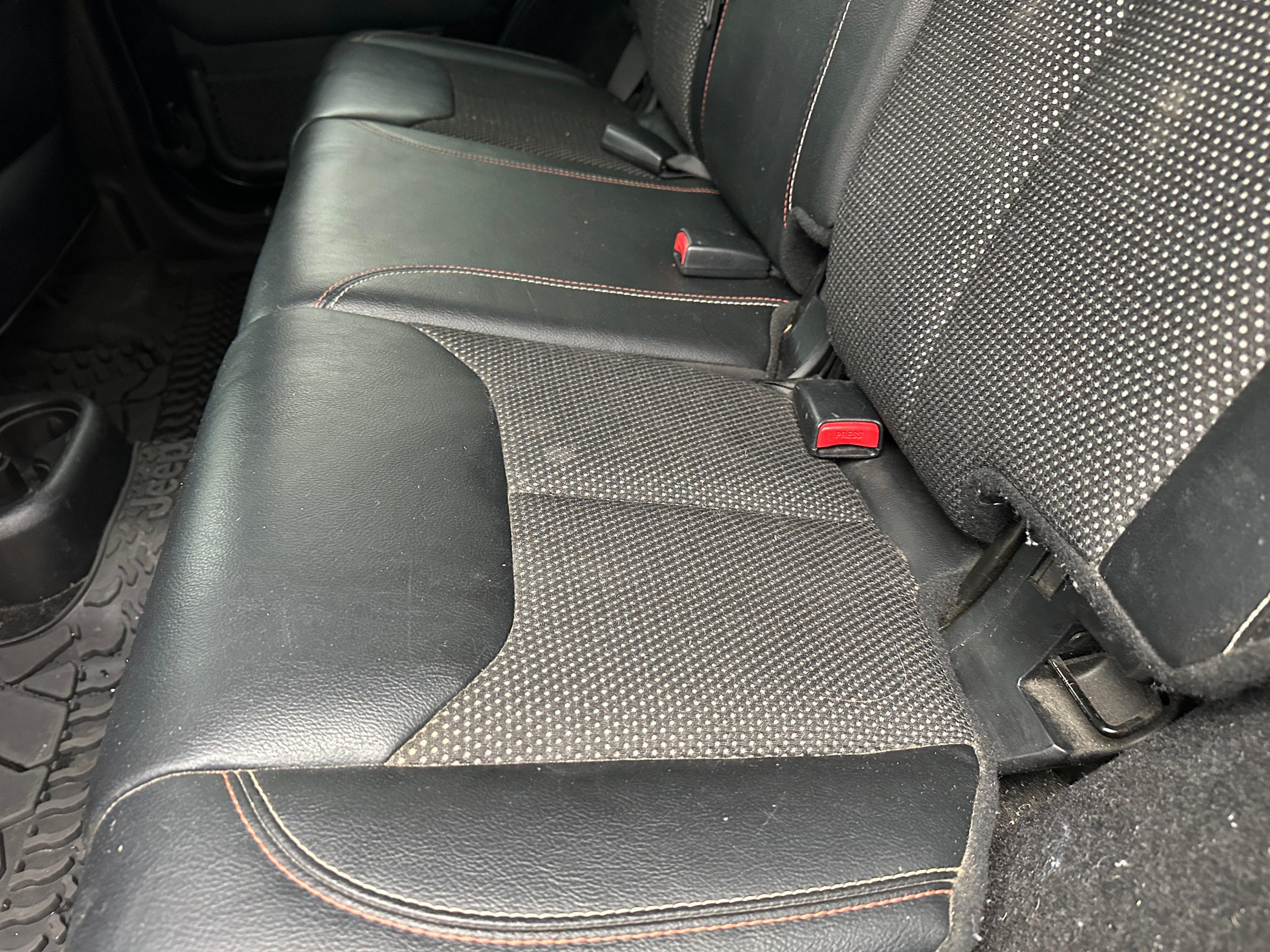 2016 Jeep Wrangler JK Unlimited Sahara 3.6 – J2606