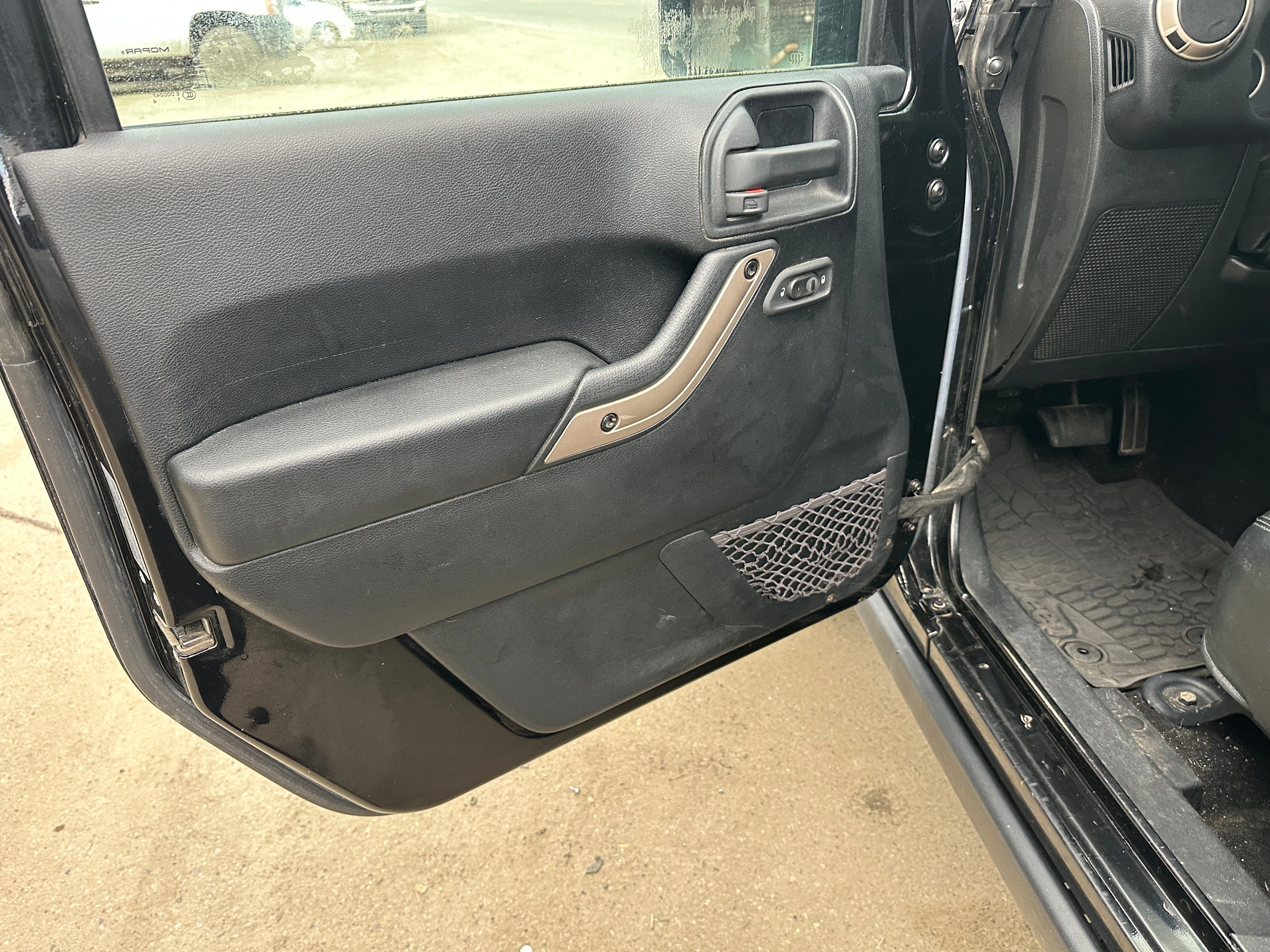 2016 Jeep Wrangler JK Unlimited Sahara 3.6 – J2606