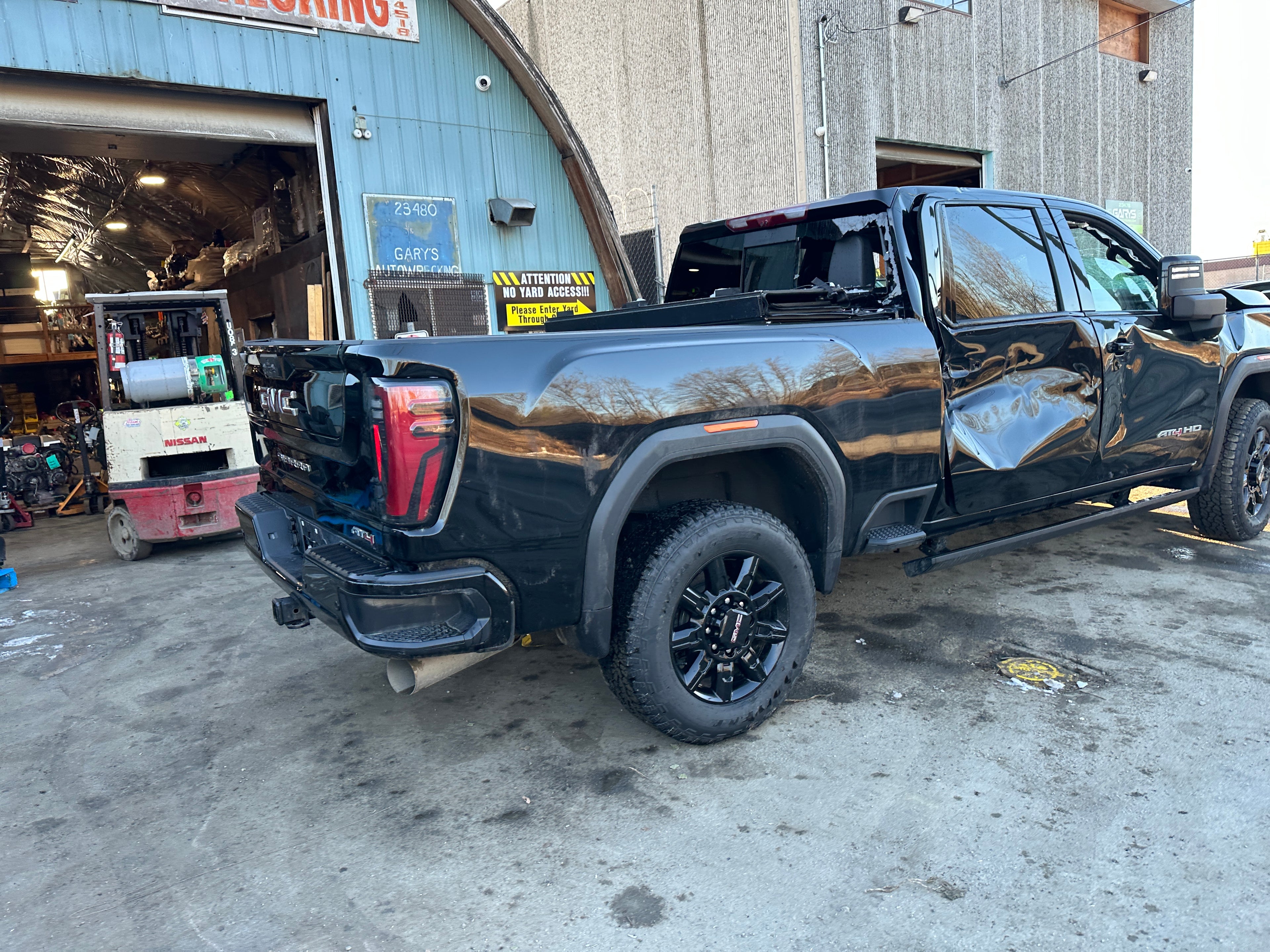 2024 GMC Sierra 3500 AT4 – G2508