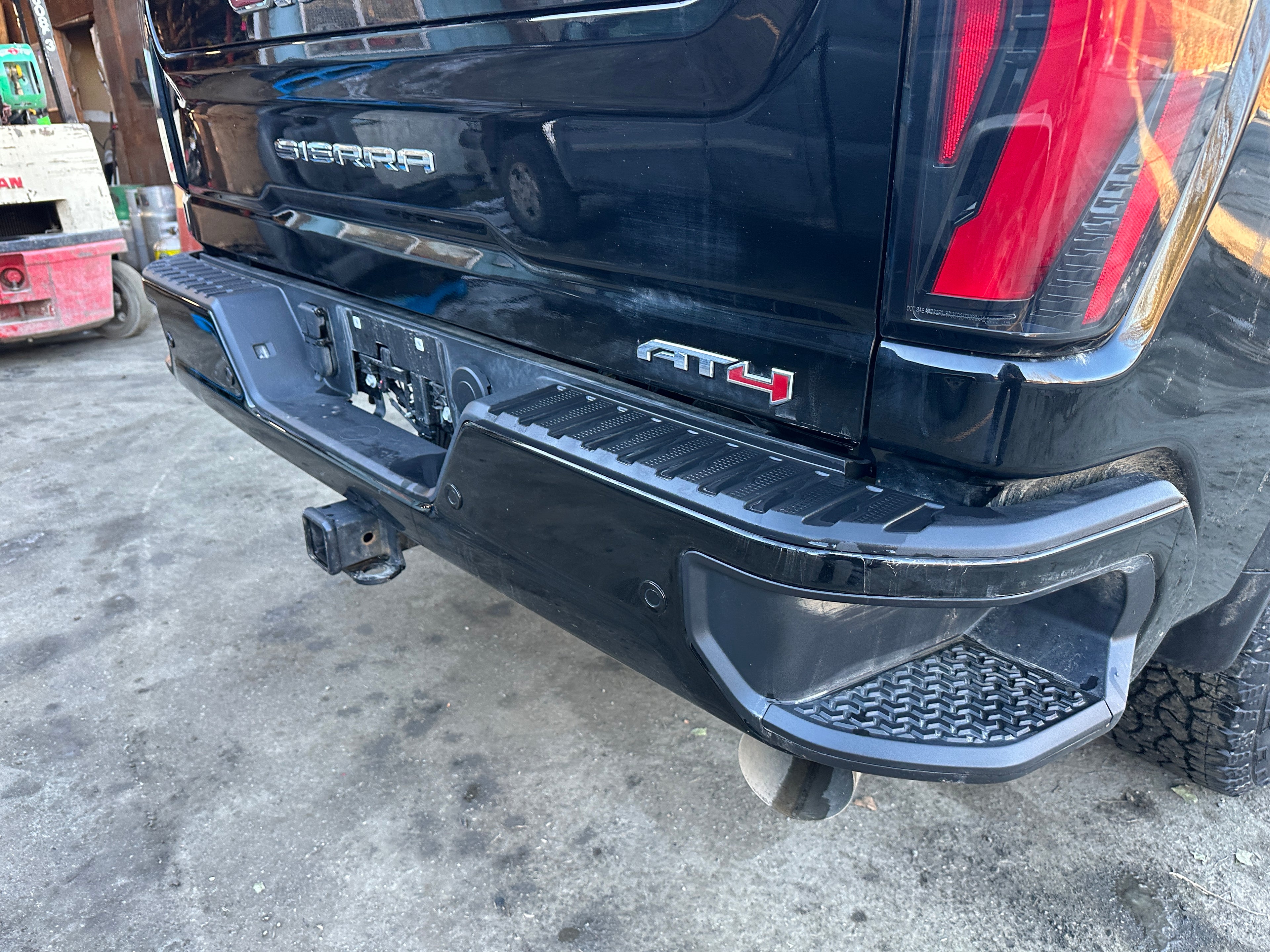 2024 GMC Sierra 3500 AT4 – G2508