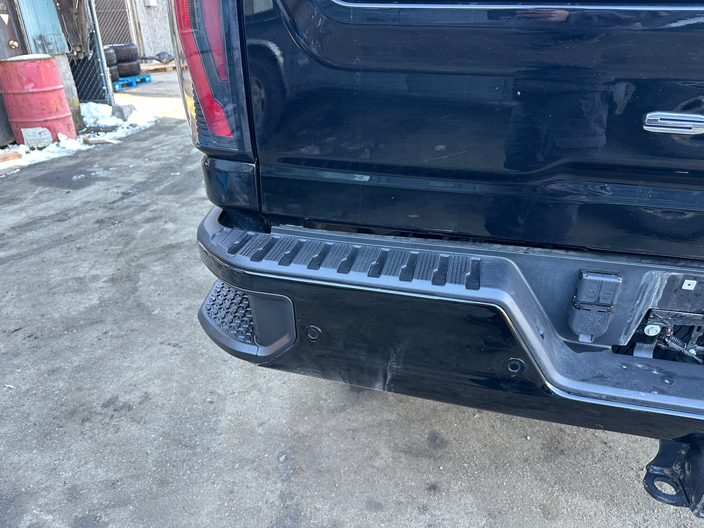 2024 GMC Sierra 3500 AT4 – G2508