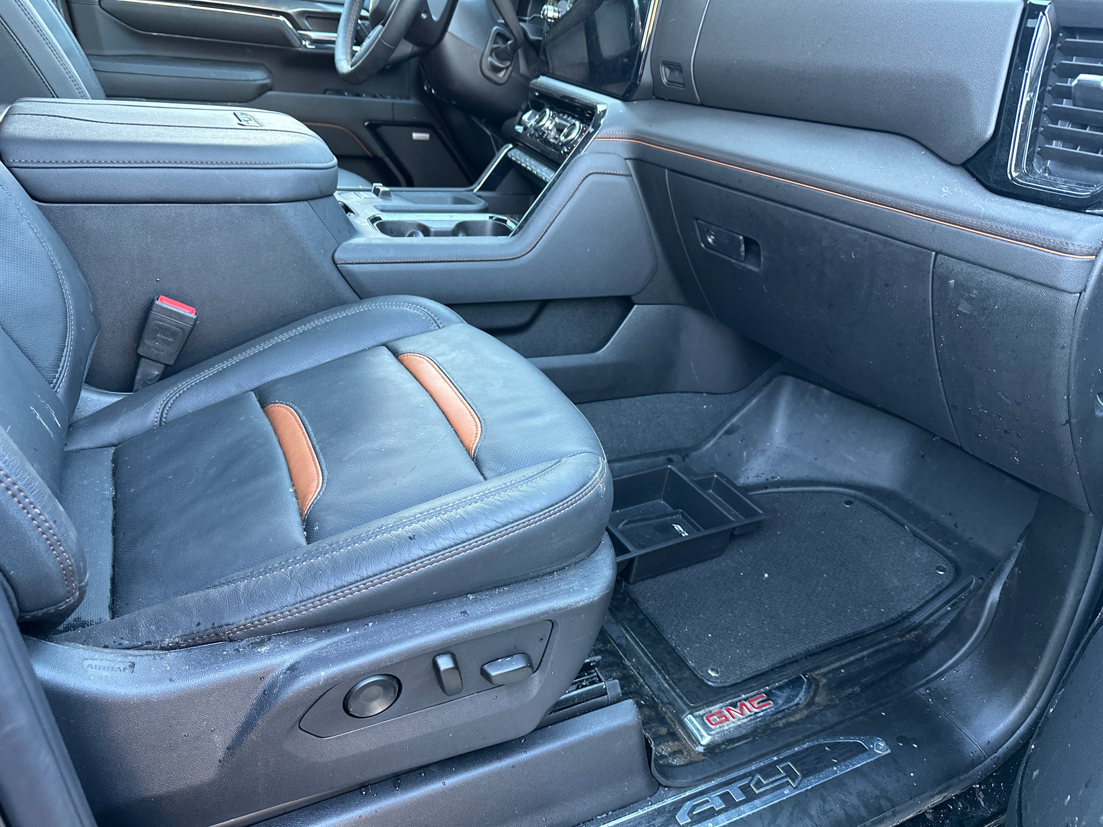 2024 GMC Sierra 3500 AT4 – G2508