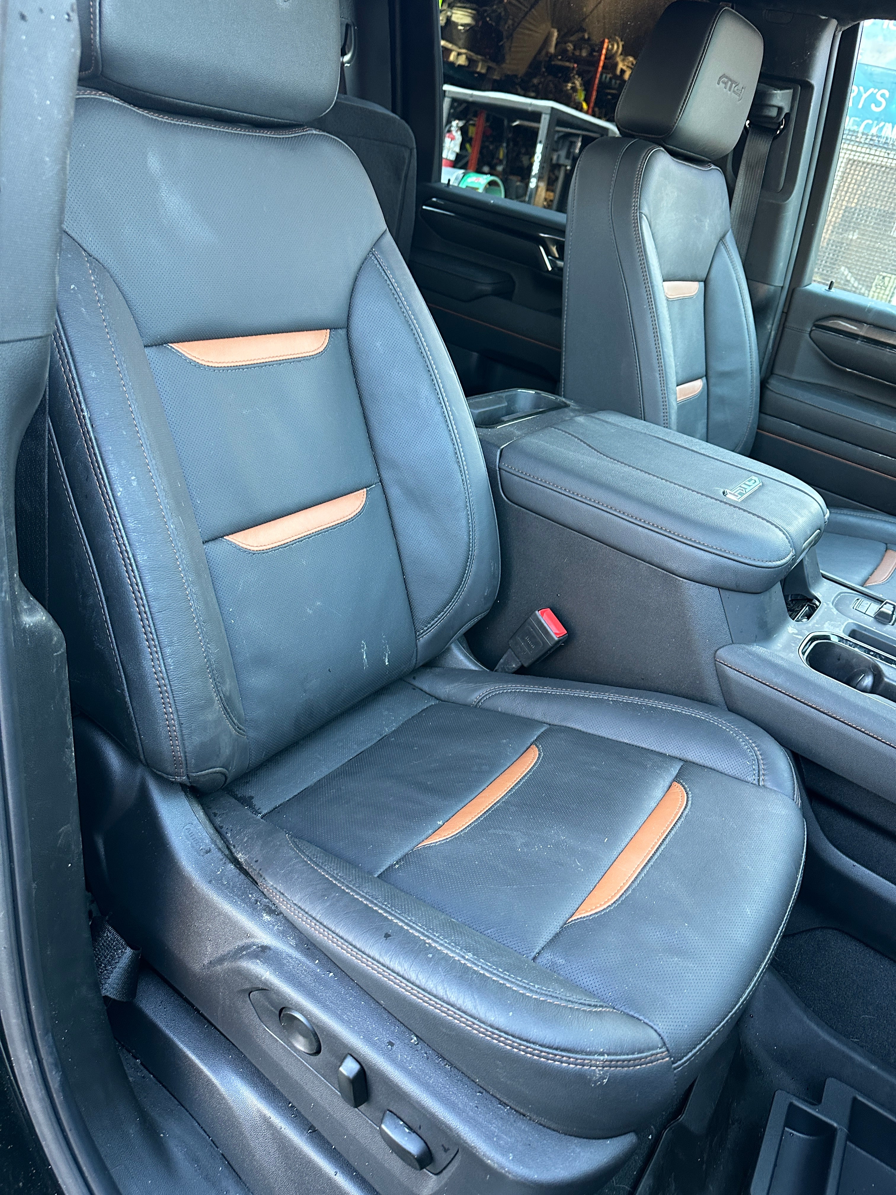 2024 GMC Sierra 3500 AT4 – G2508