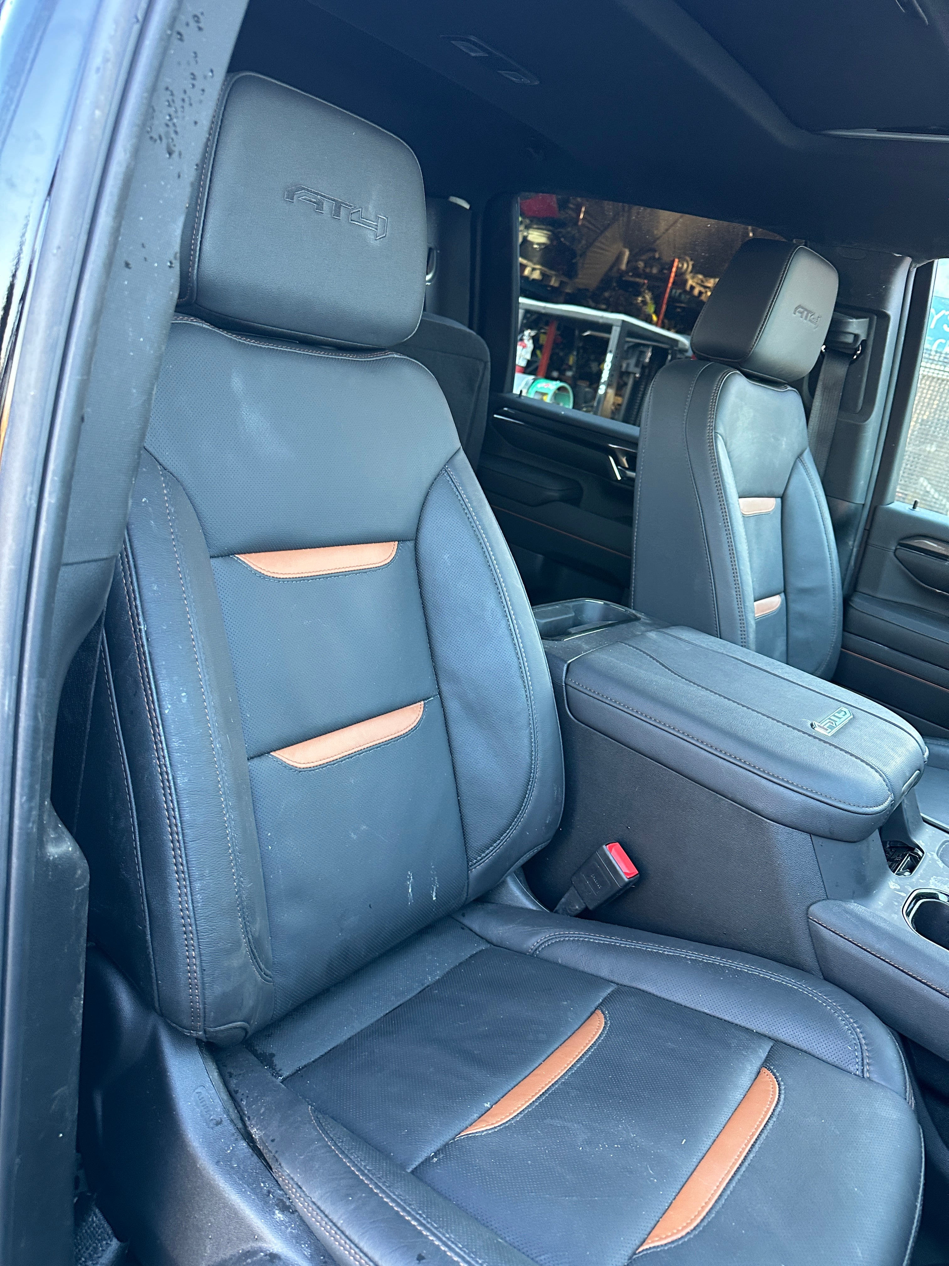 2024 GMC Sierra 3500 AT4 – G2508