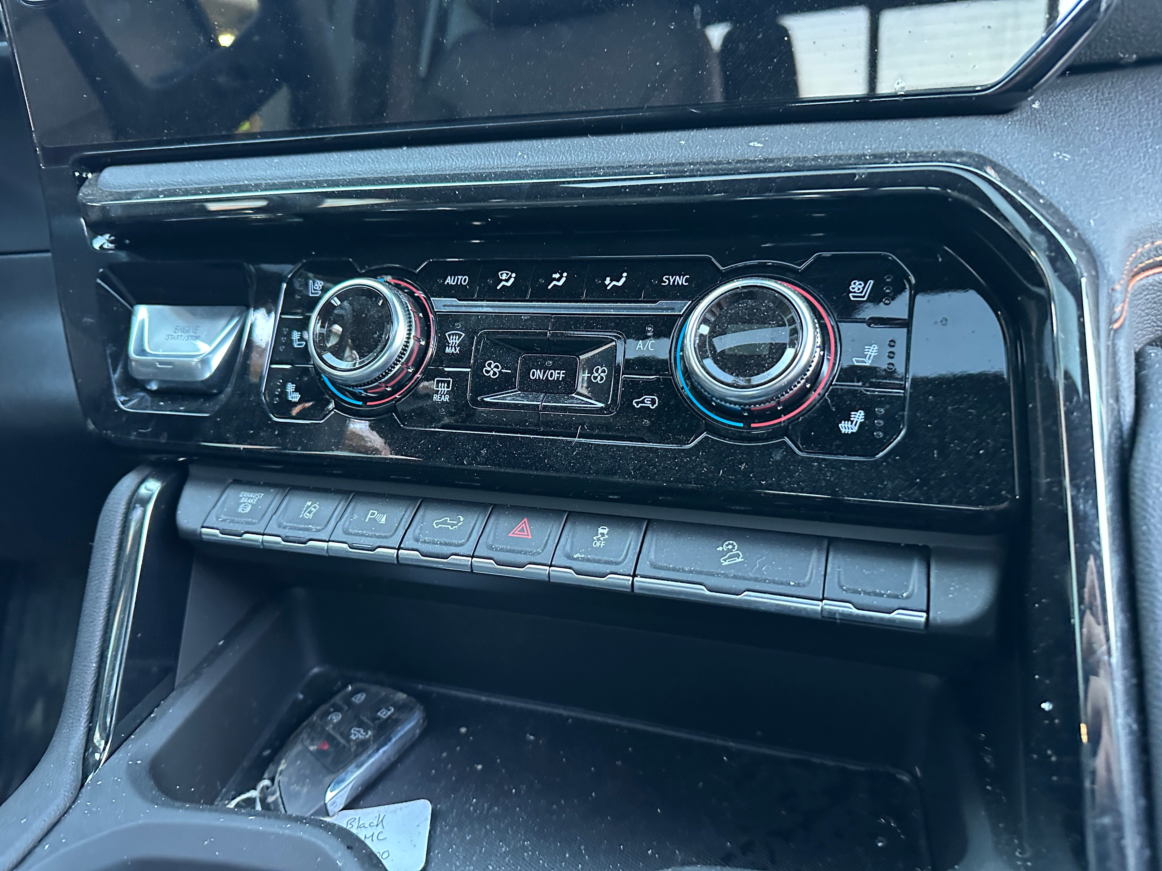 2024 GMC Sierra 3500 AT4 – G2508