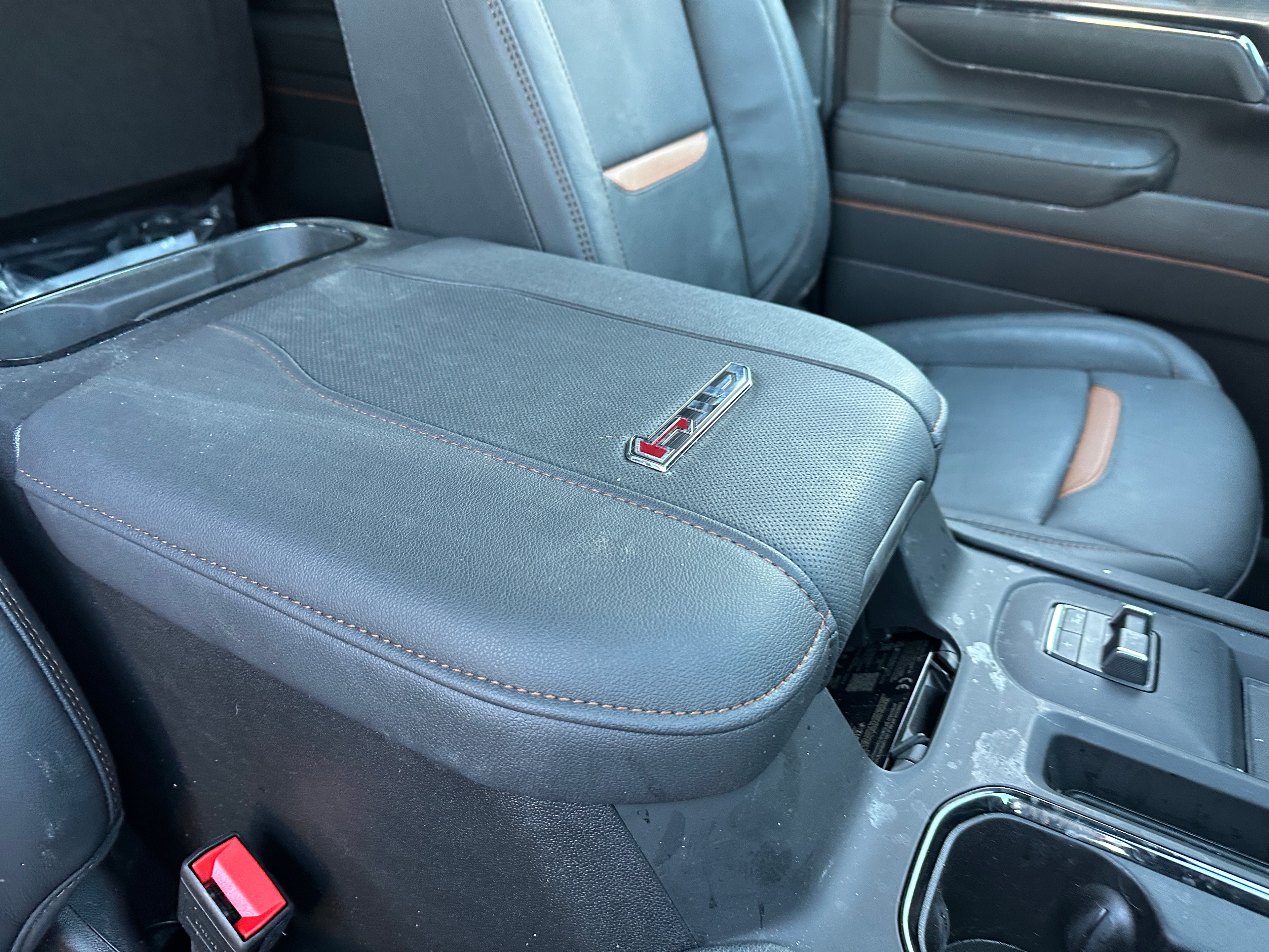 2024 GMC Sierra 3500 AT4 – G2508