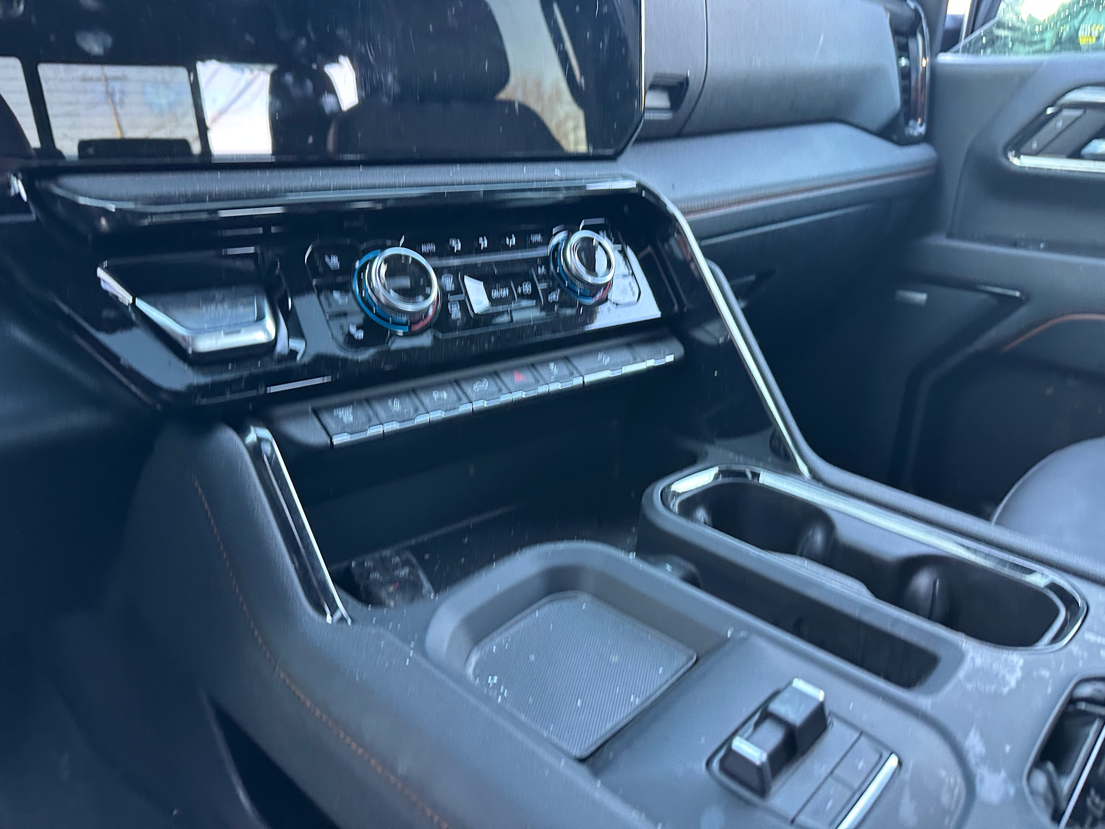 2024 GMC Sierra 3500 AT4 – G2508